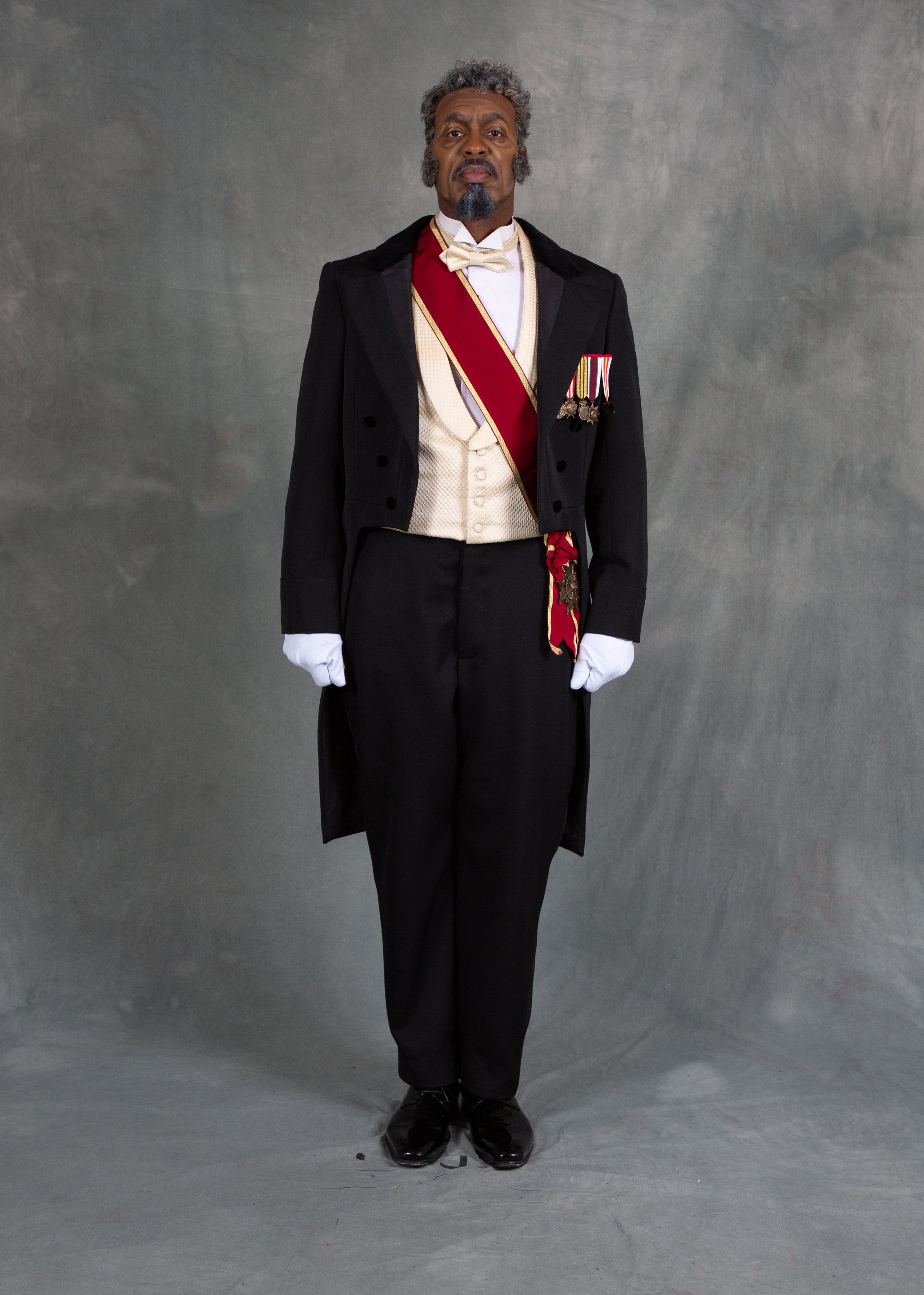 139003.COMMENDATORE. HOWARD. FRONT.jpg