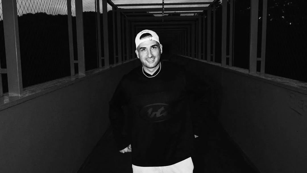 BRANDON (DE) LANDS ON TRACE AMOUNTS WITH ‘MY BODY TALKS’
