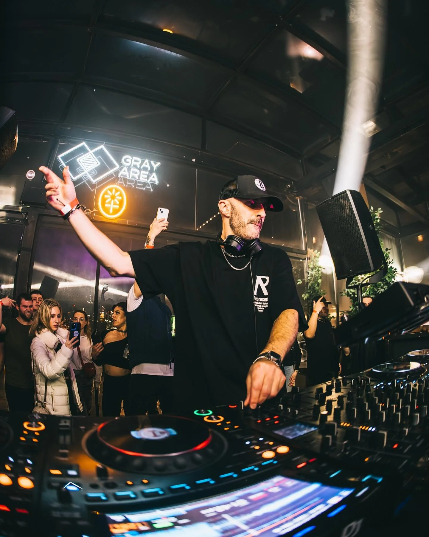 martin ikin hustlin back book records