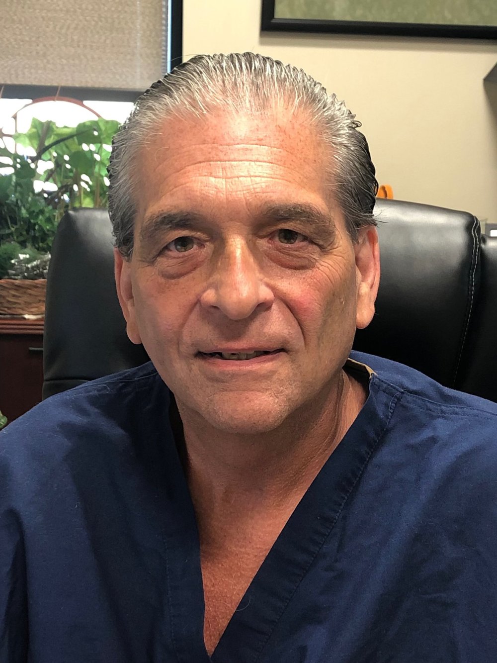 Dr. Laurence Jacobs