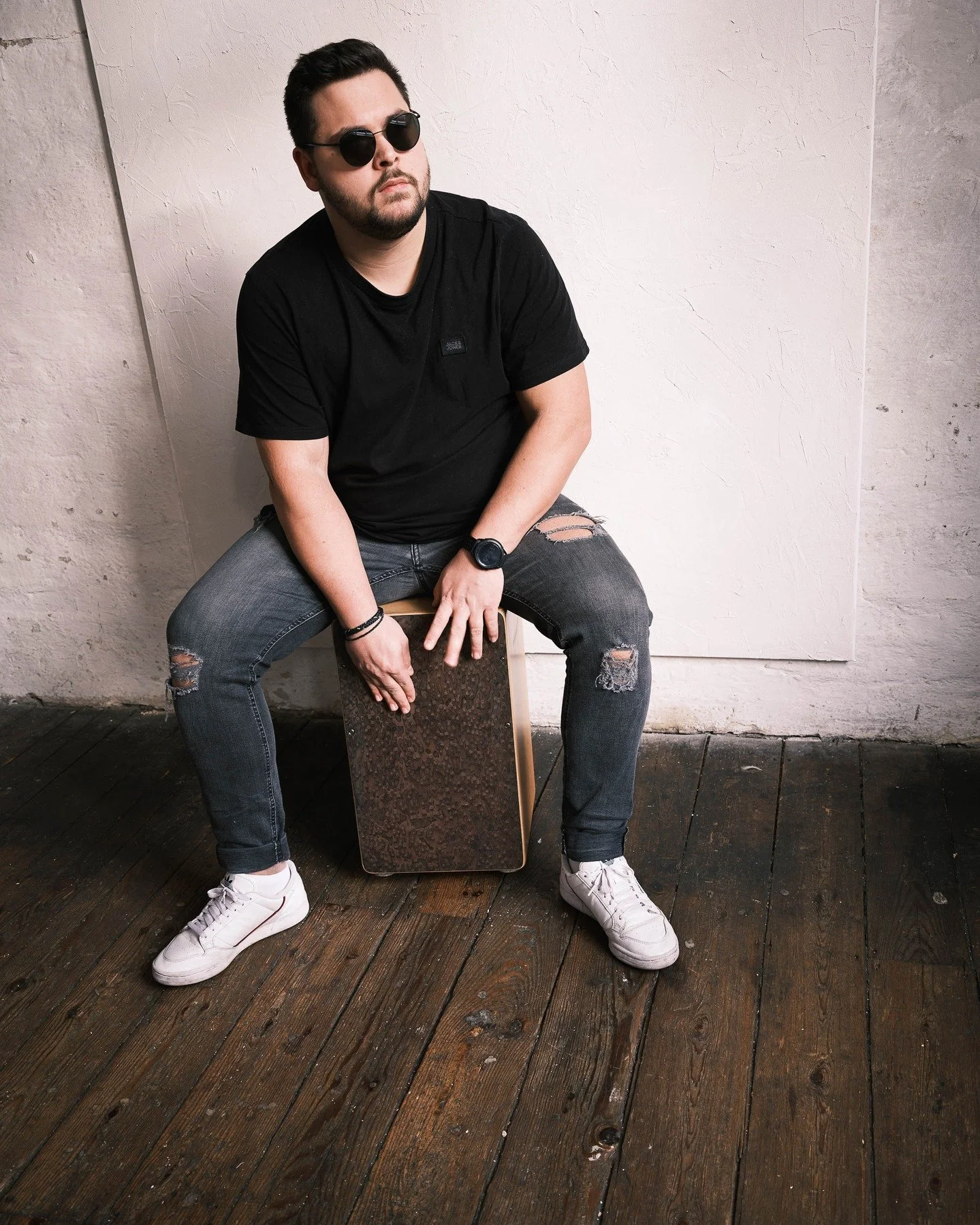 🎶 Band-Update 🎶
Manchmal schl&auml;gt das Leben einen anderen Takt: Unser Drummer @raphael.nie99 hat sich entschieden, die Band zu verlassen.
Wir blicken auf unz&auml;hlige N&auml;chte, Schwei&szlig;, L&auml;rm und legend&auml;re Momente zur&uuml;c