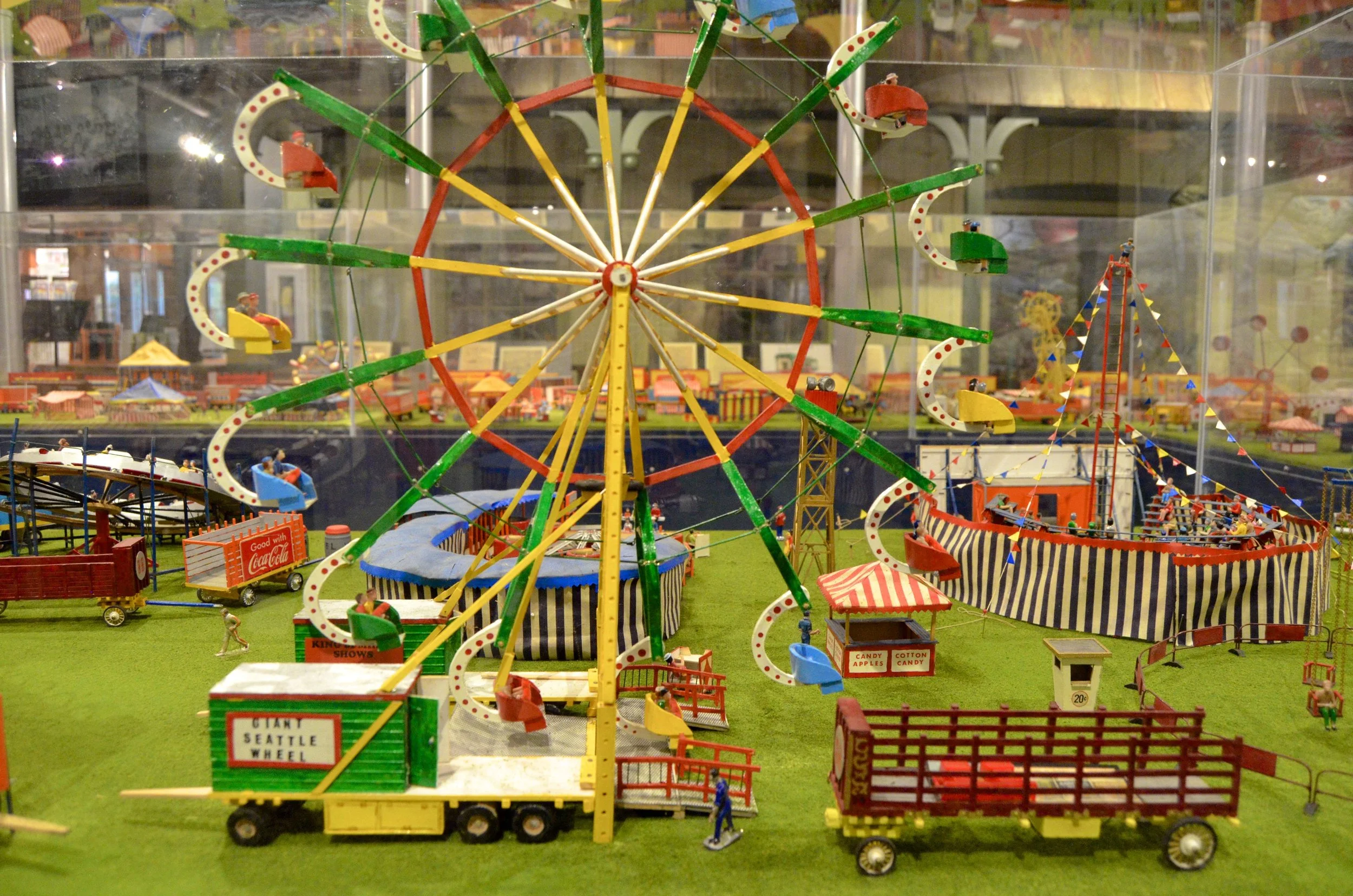 Anderson County Museum Fair Seattle Wheel.jpg