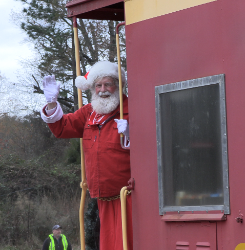 Santa Train Makes Stops in Anderson County