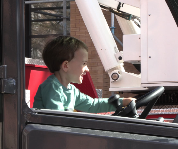 Families Turn Out for Junior League's "Trucks on Main"
