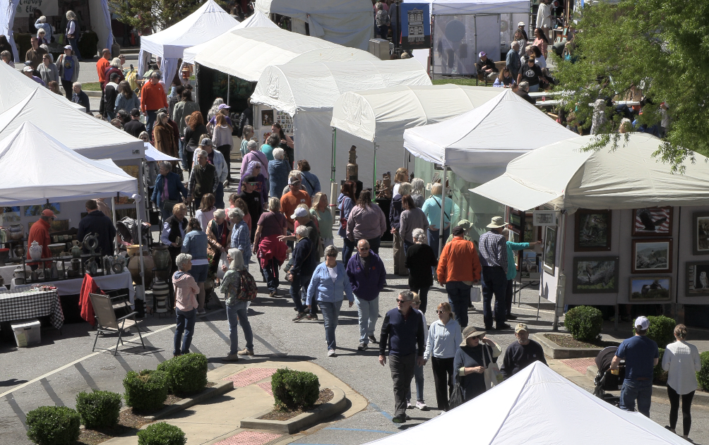 47th Jubilee Kicks Off with Near-Record Crowds