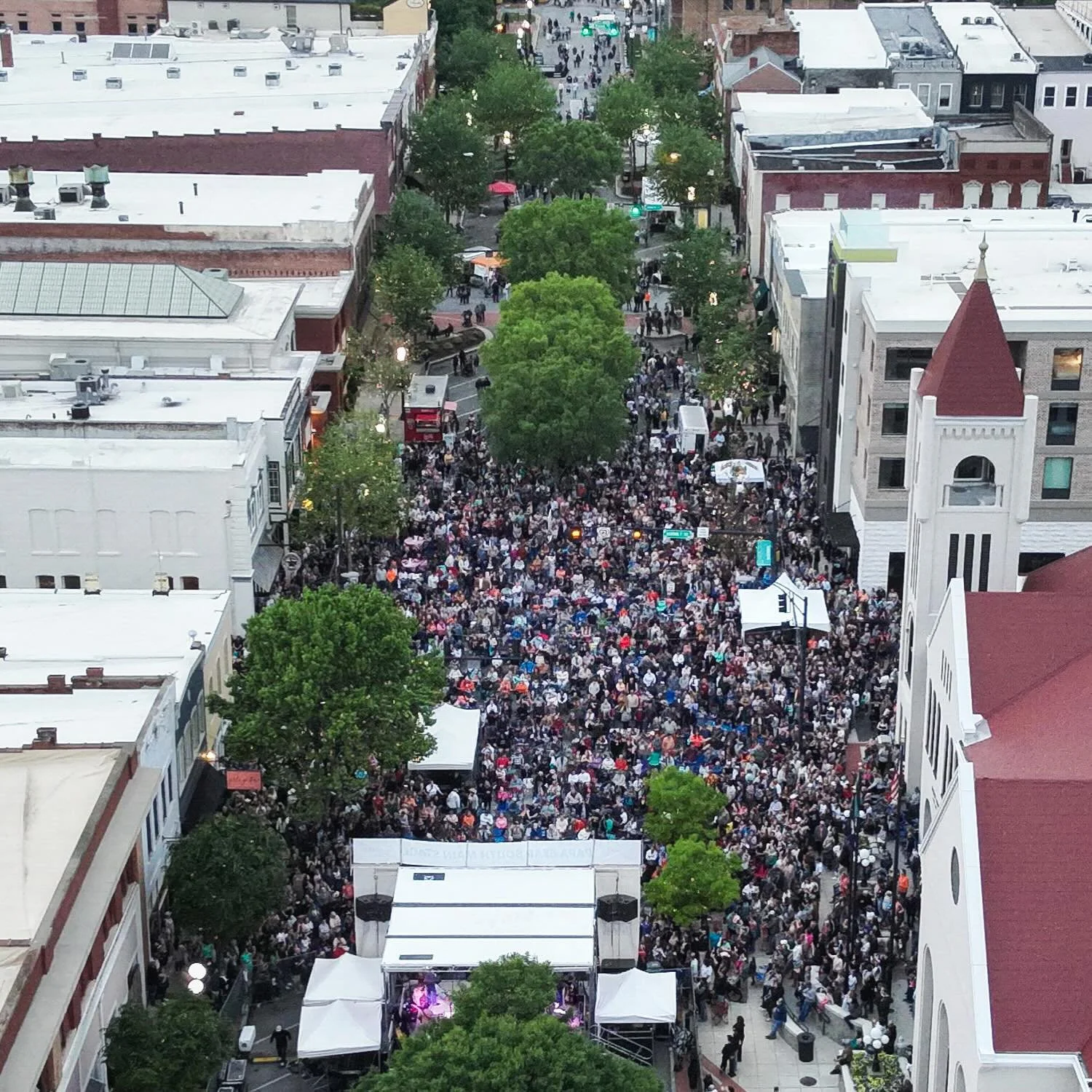 Soirée Draws Record Crowds