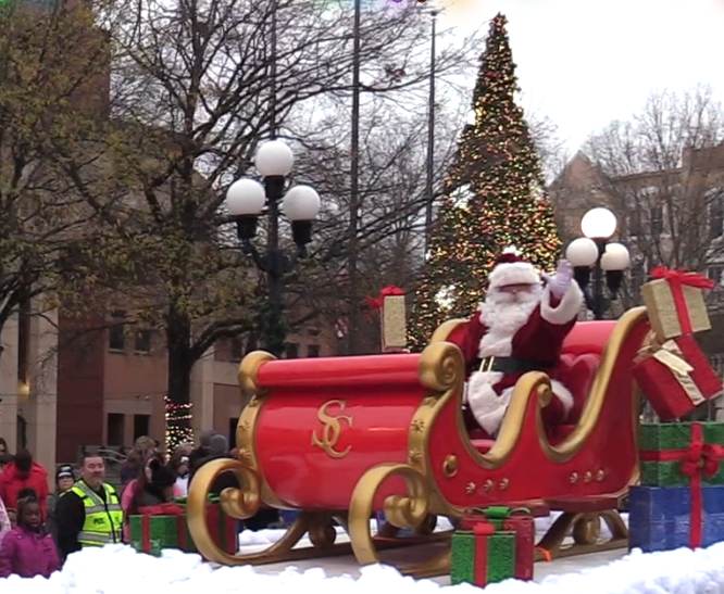 Anderson Finds Christmas in Shared Holiday Spirit