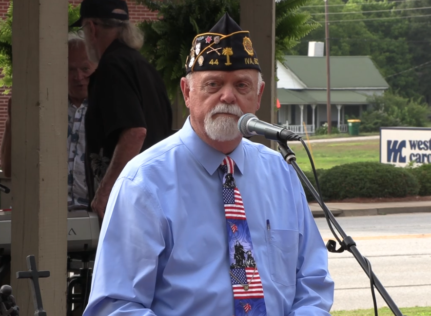Iva Remembers Those Who Died Serving the Nation 