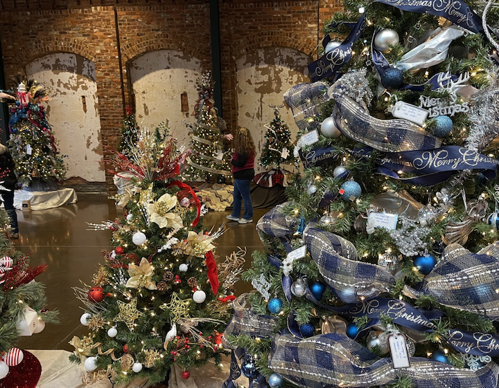 Free Clinic Festival of Trees to Deck the Halls Nov. 18-21