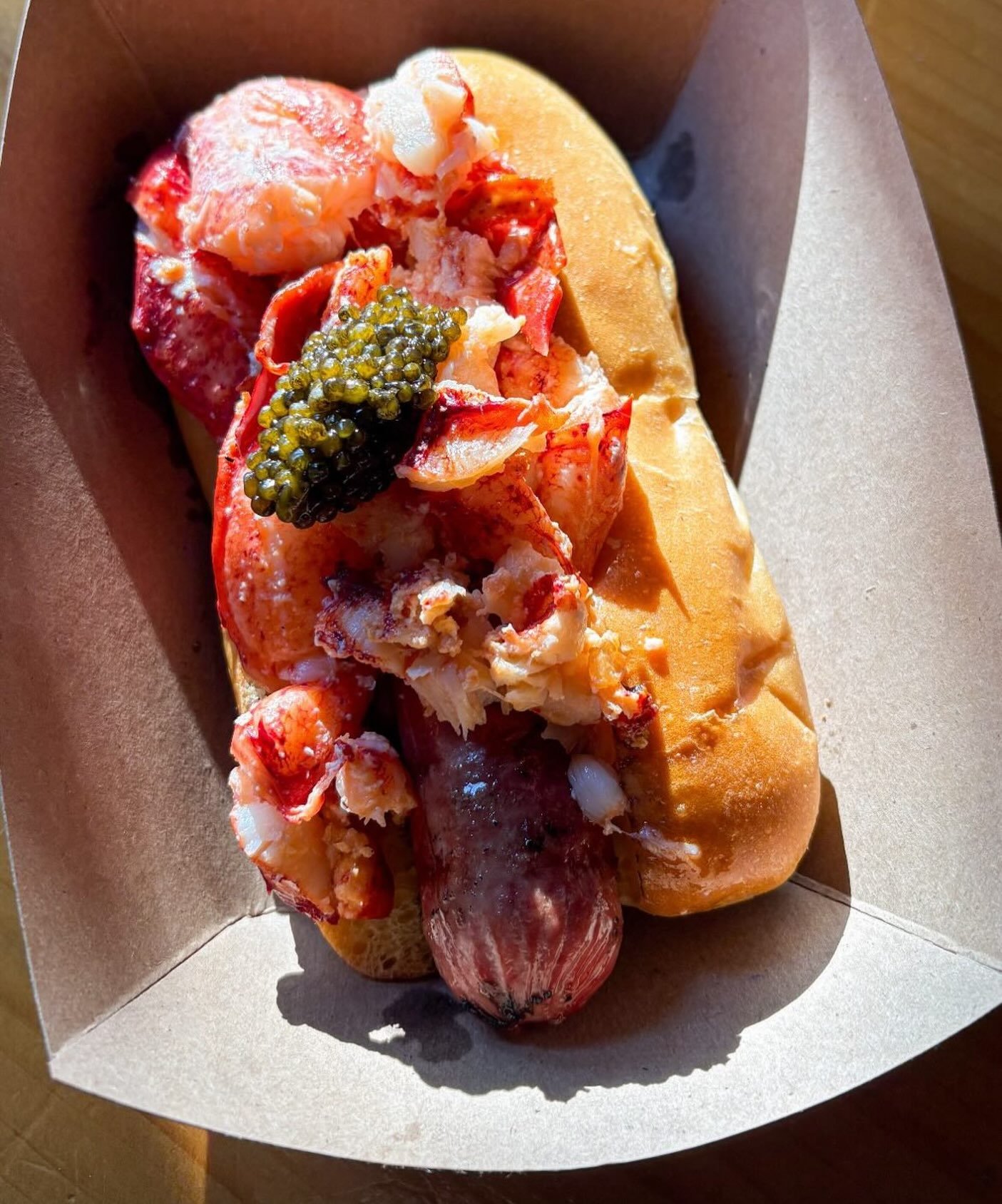 Dearest fishes&hellip; our Season Finale is upon us! 

Join us this weekend to say.. sea ya next Spring.

Our hours will be 
Saturday noon till 9pm ish 
Sunday noon to 4pm

Yes. The Baller Dog will be on the menu

Our fav @kingsamgourmet hotdogs
Lobs