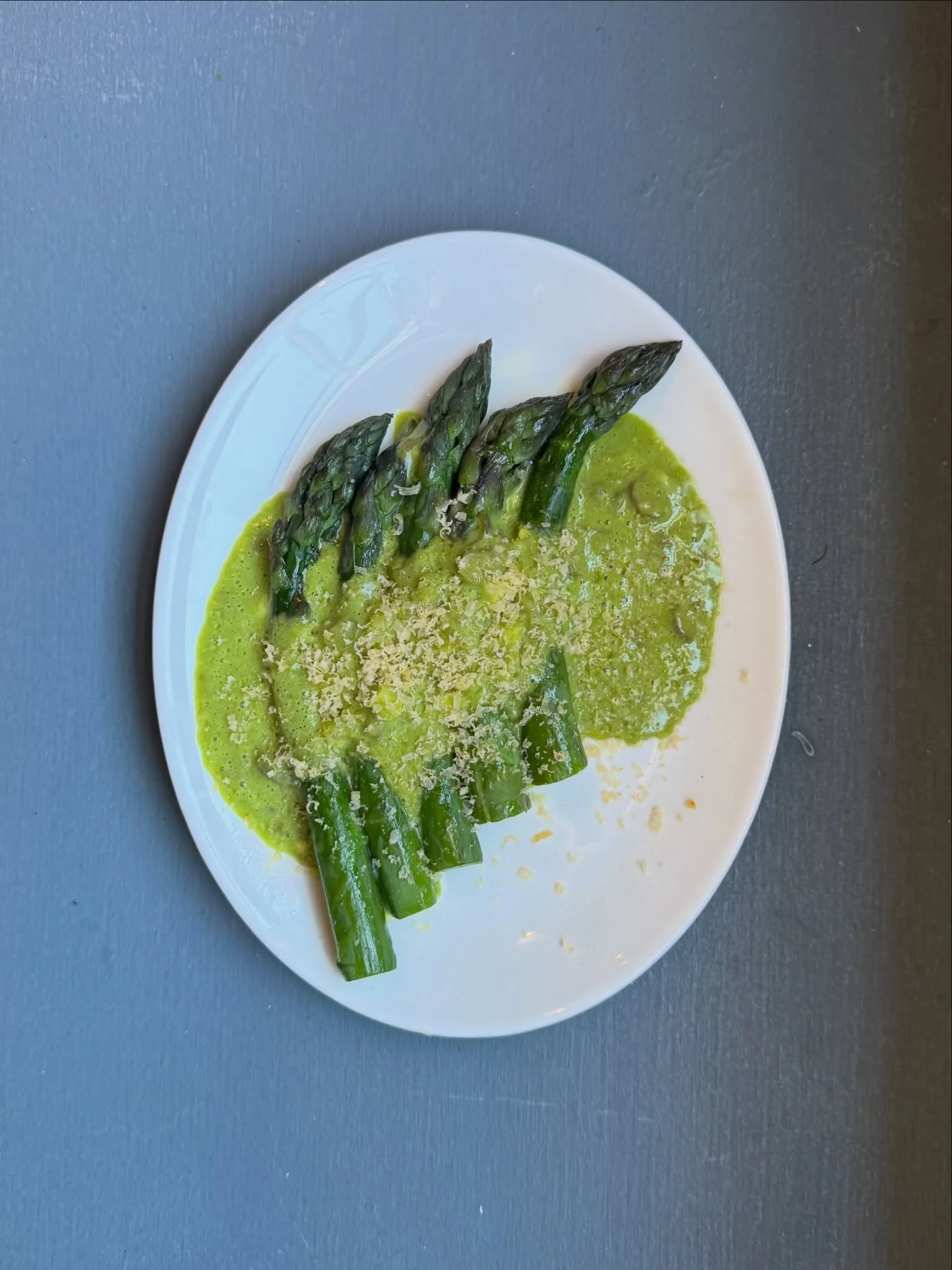 Tibbs Farm asparagus + gribiche sauce. 

Some space available for dinner tonight, as well as lunch, dinner and in-between this Saturday and Sunday. 

Book via the link in our bio.