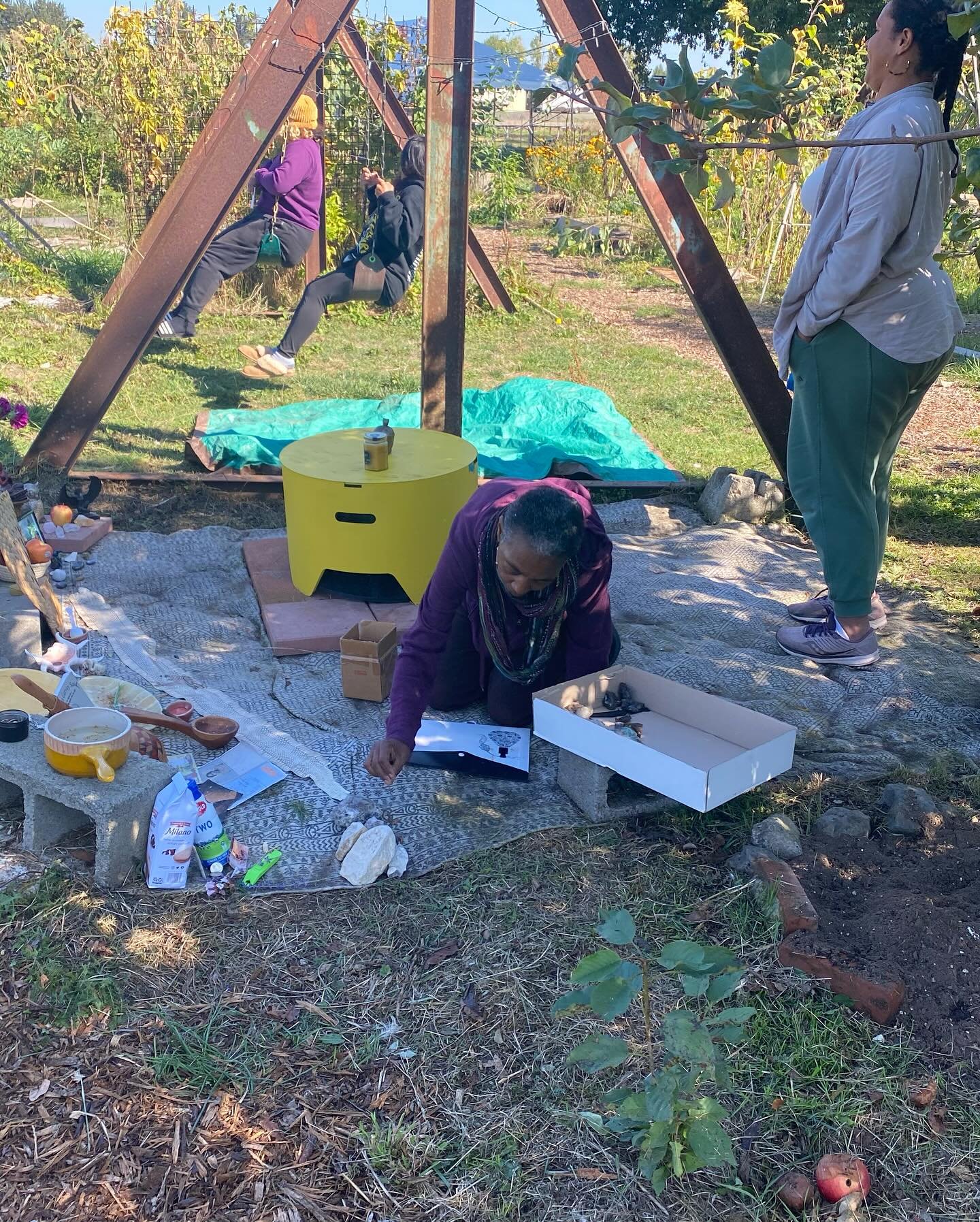 Our first Radical Return immersion retreat in collaboration with @imagine_black_action. Black femmes sharing the beauty of healing in connection and community! What a gorgeous weekend @wapatoislandfarm in ritual and relationship with the land, sky an