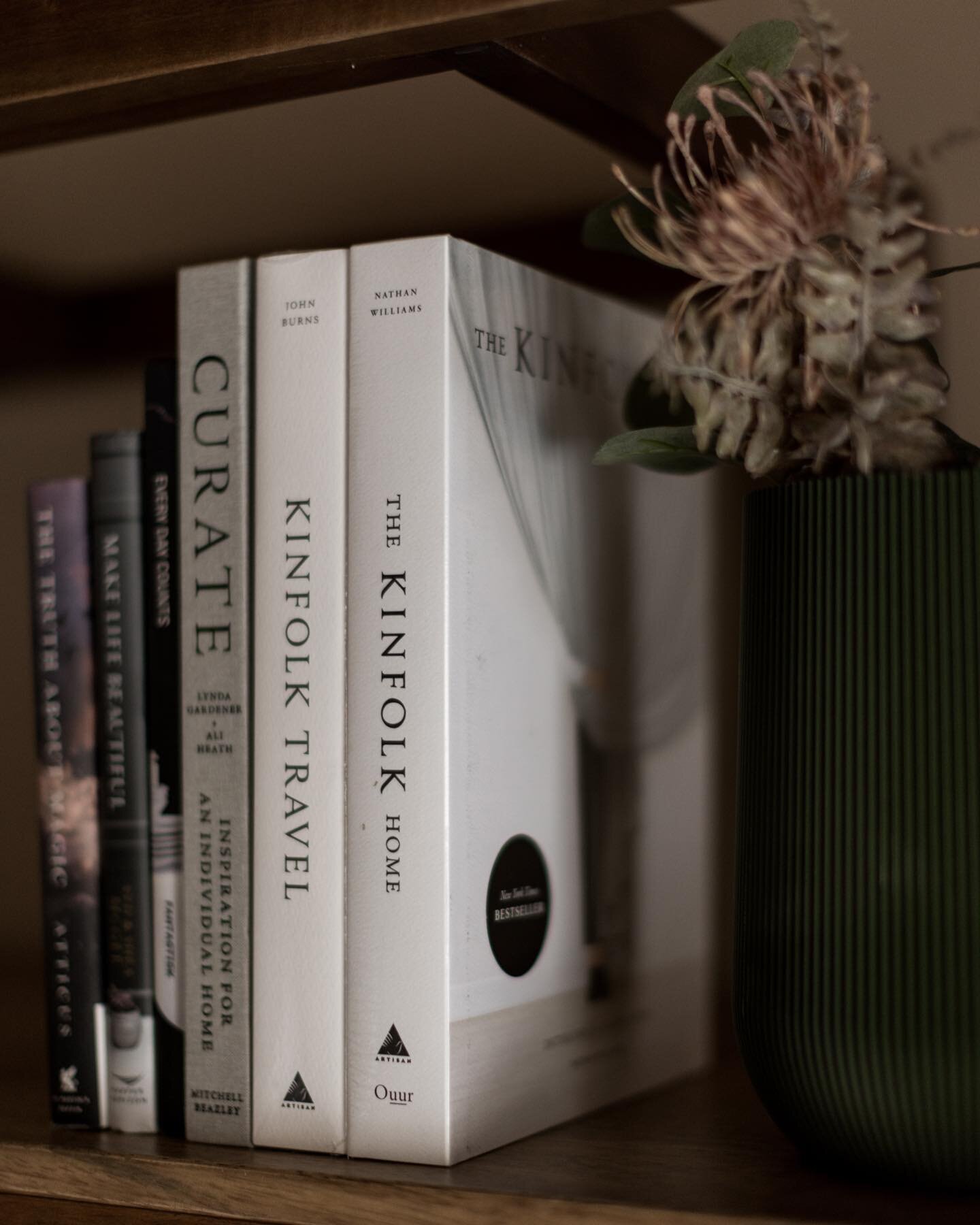 Our digital minds need a break from time to time. Our properties are each filled with beautiful books curated by our founder, @susandrover. Whether you feel like finding inspiration in a decade of design magazines, delving into a collection of myster