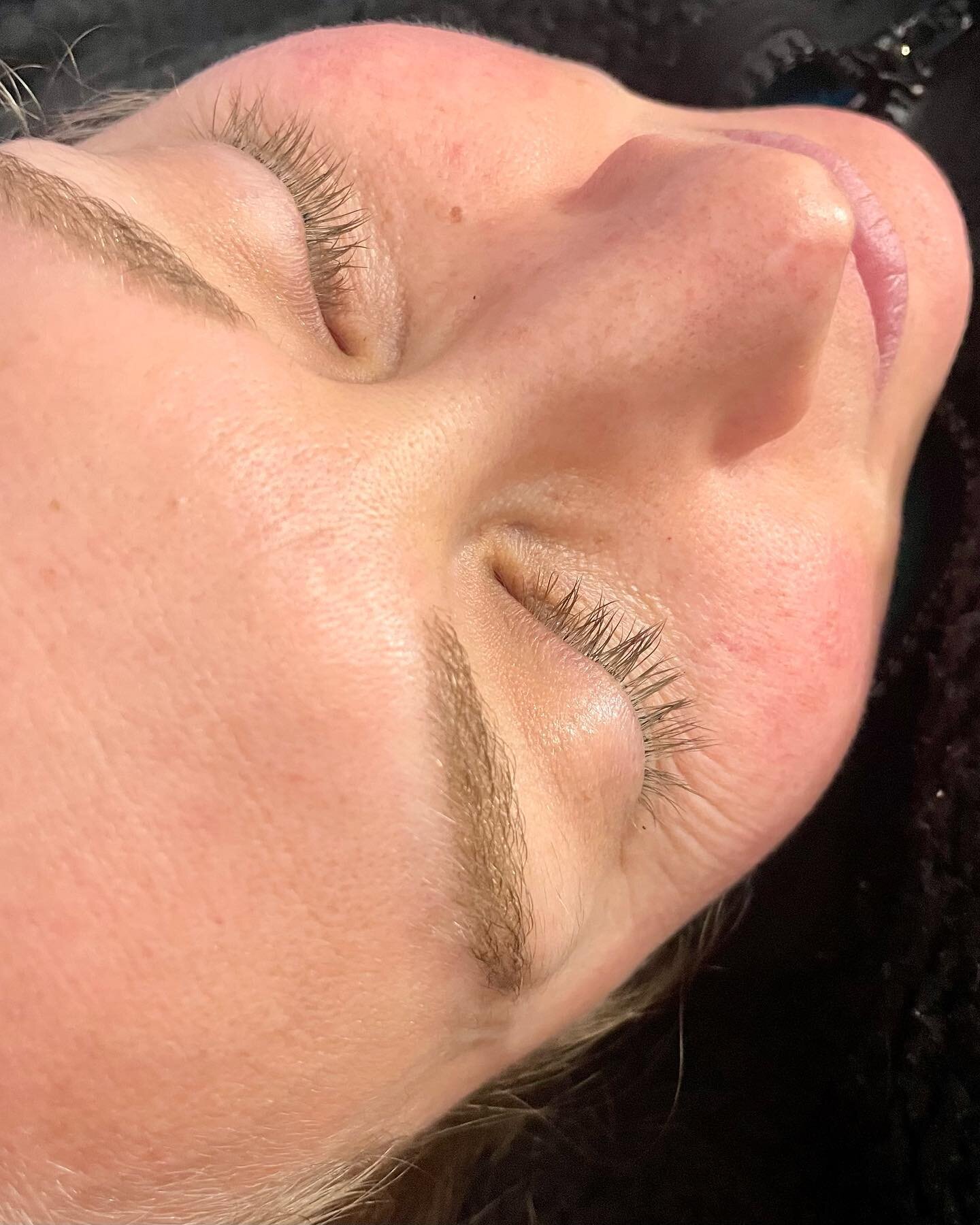 Eye Lash Tint&hellip;.. &euro;15

This is a perfect way to open up your eyes and make you look and feel more awake. Love those no makeup days winter or summer. 
*
*
*
#eyelashtinting #elt #naturalbeauty #bigeyes #lovebeauty #lovemorzine #mountaingirl
