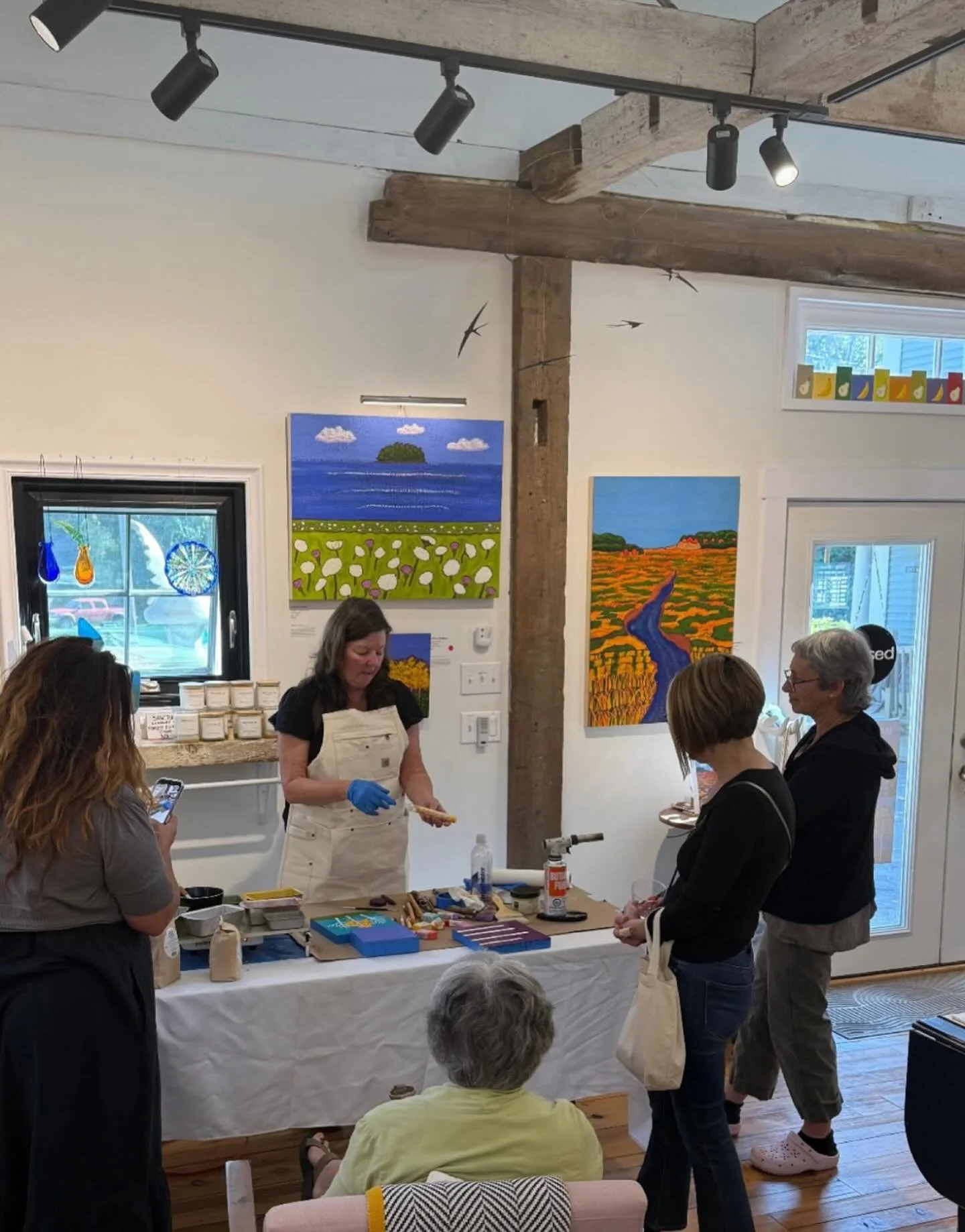 Yesterday&rsquo;s encaustic demo @blue_doorgallery  My solo show with 21 encaustic landscapes is up through November 8th. .please stop by if you&rsquo;re in the York area. 
.
#arttechnique #artdemo #encaustic #maineart #maineartscene