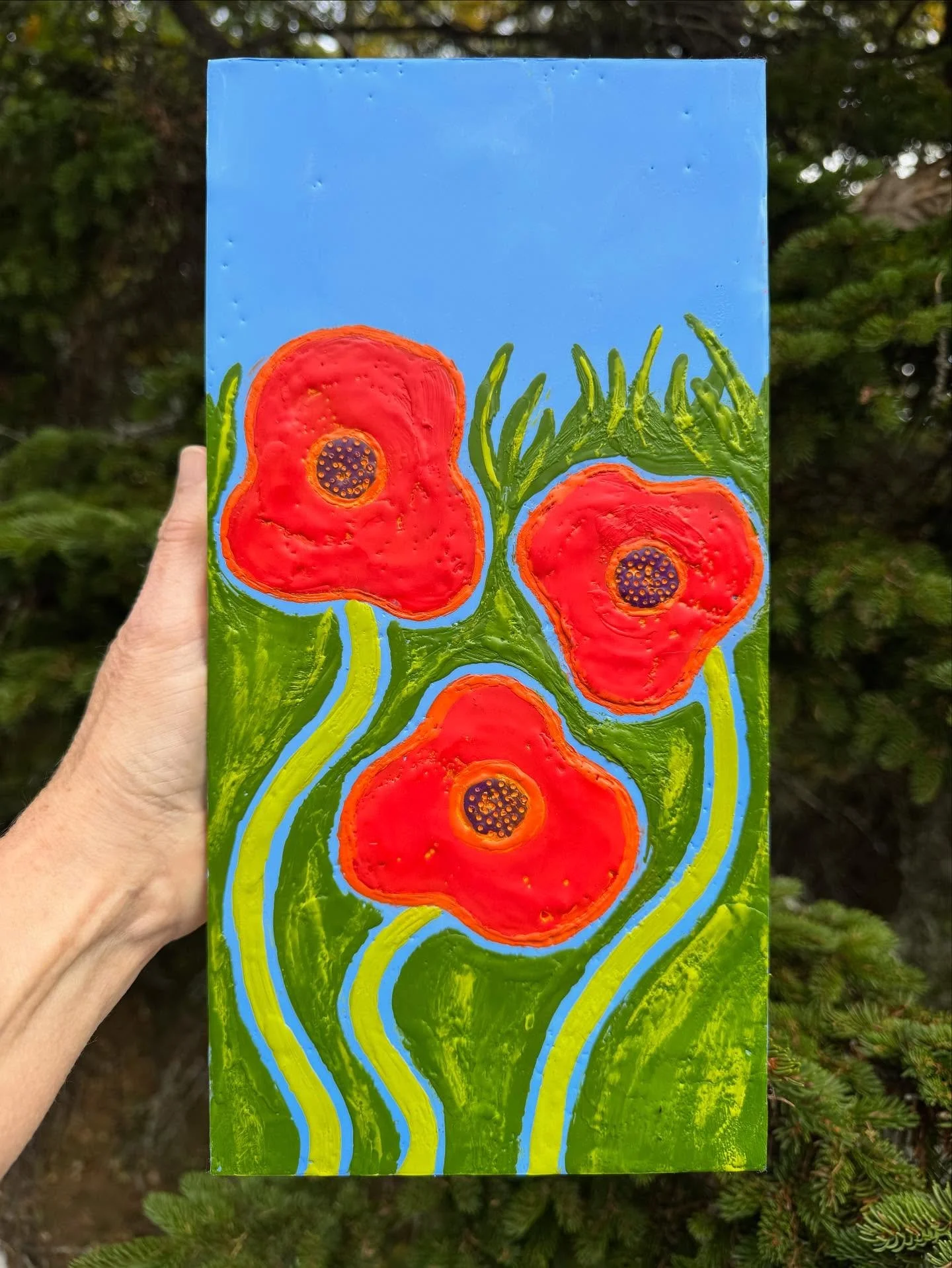 Just some fun little pops of red to brighten up your Tuesday. Perky Poppies, 12&rdquo; x 6,&rdquo; encaustic on panel. Available on marciacrumleyart.com under small works. 
.
.
#poppy #poppies #poppypainting #maineart #red