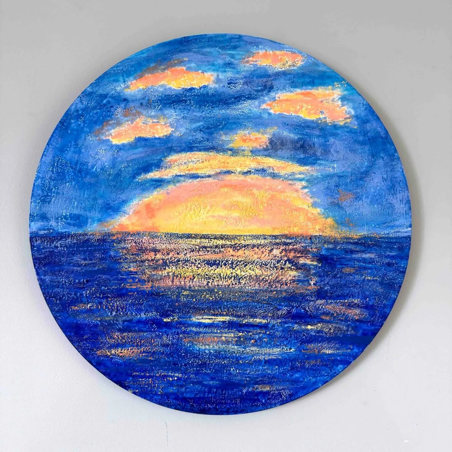 Sold! 🔴 I&rsquo;ve spent the last hour or so packing this one up to send off to its new home. Peachy Dawn is from my porthole series of round seascapes I started way back in January of 2024 and add to on an ongoing basis.  The collectors connected w