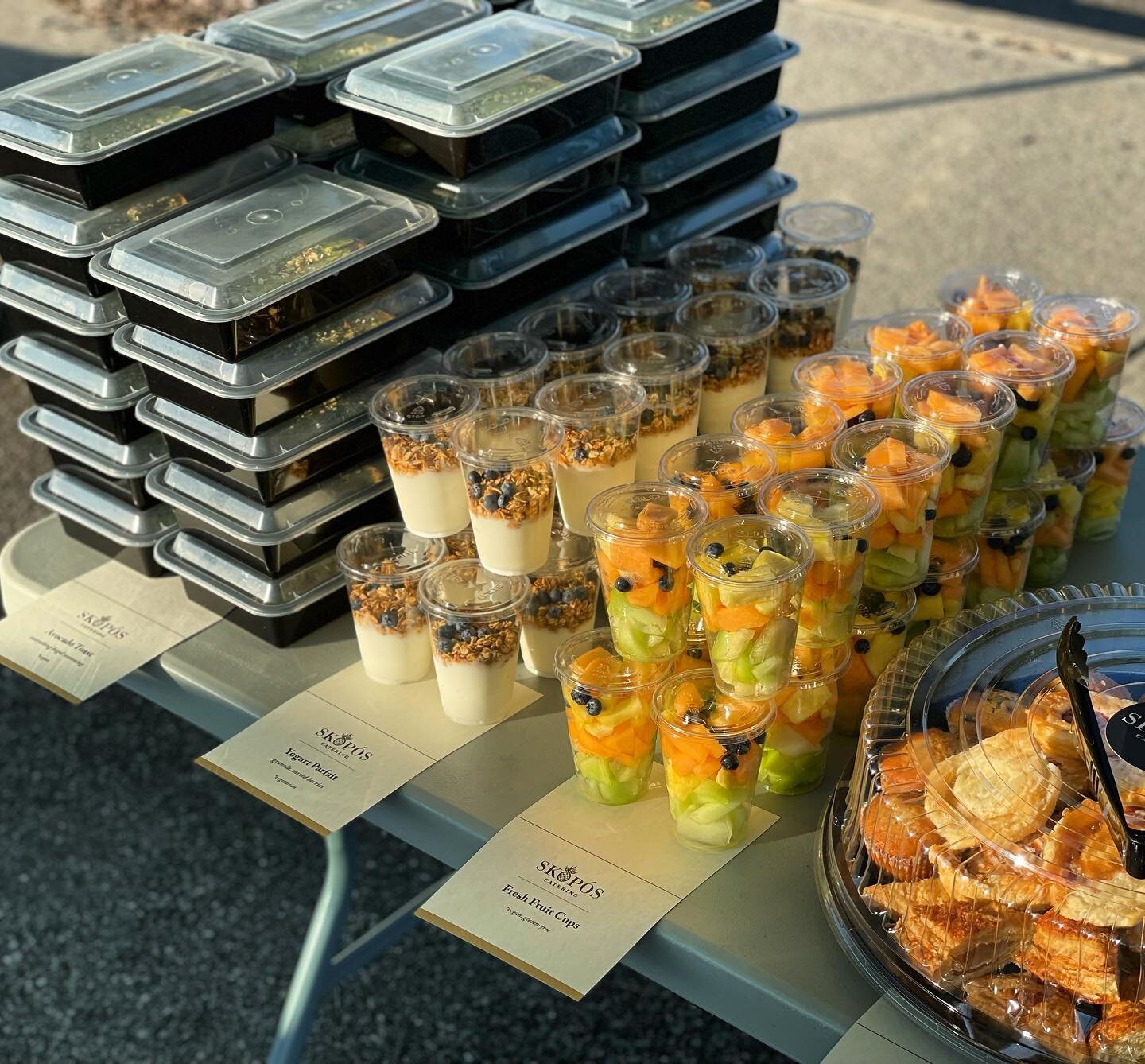 A &lsquo;Sunrise&rsquo; breakfast at Citi Field for an automotive client&rsquo;s national tour!
#SkoposCatering #Catering #Events #Breakfast #BoxedMeals #ProductionCatering #SocialEvents #Queens #CitiField #NJCatering #NYCCatering #AvocadoToast #Cont