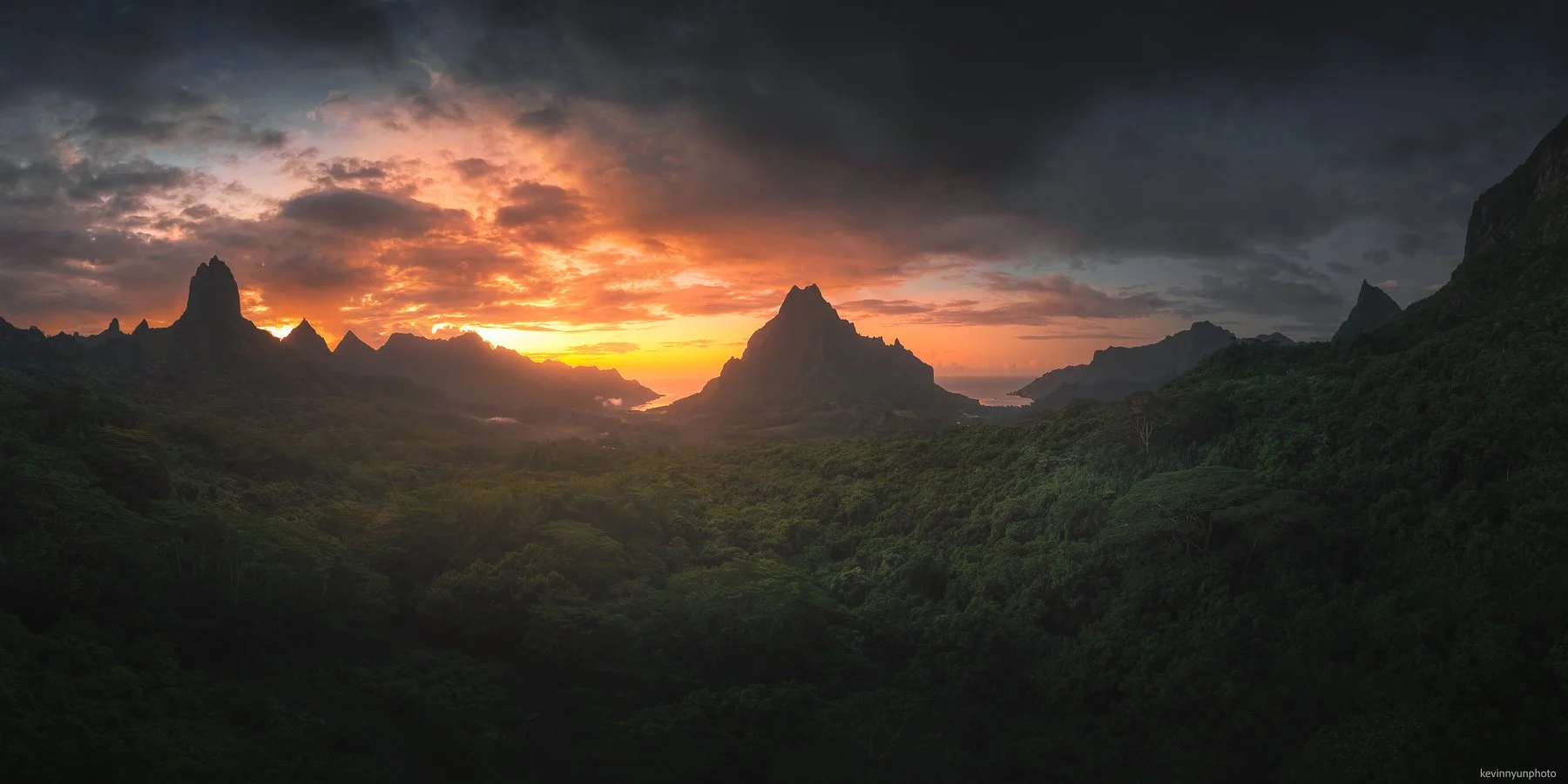 A-LN_Kevin-Nyun_Moorea-Pano-8.jpg