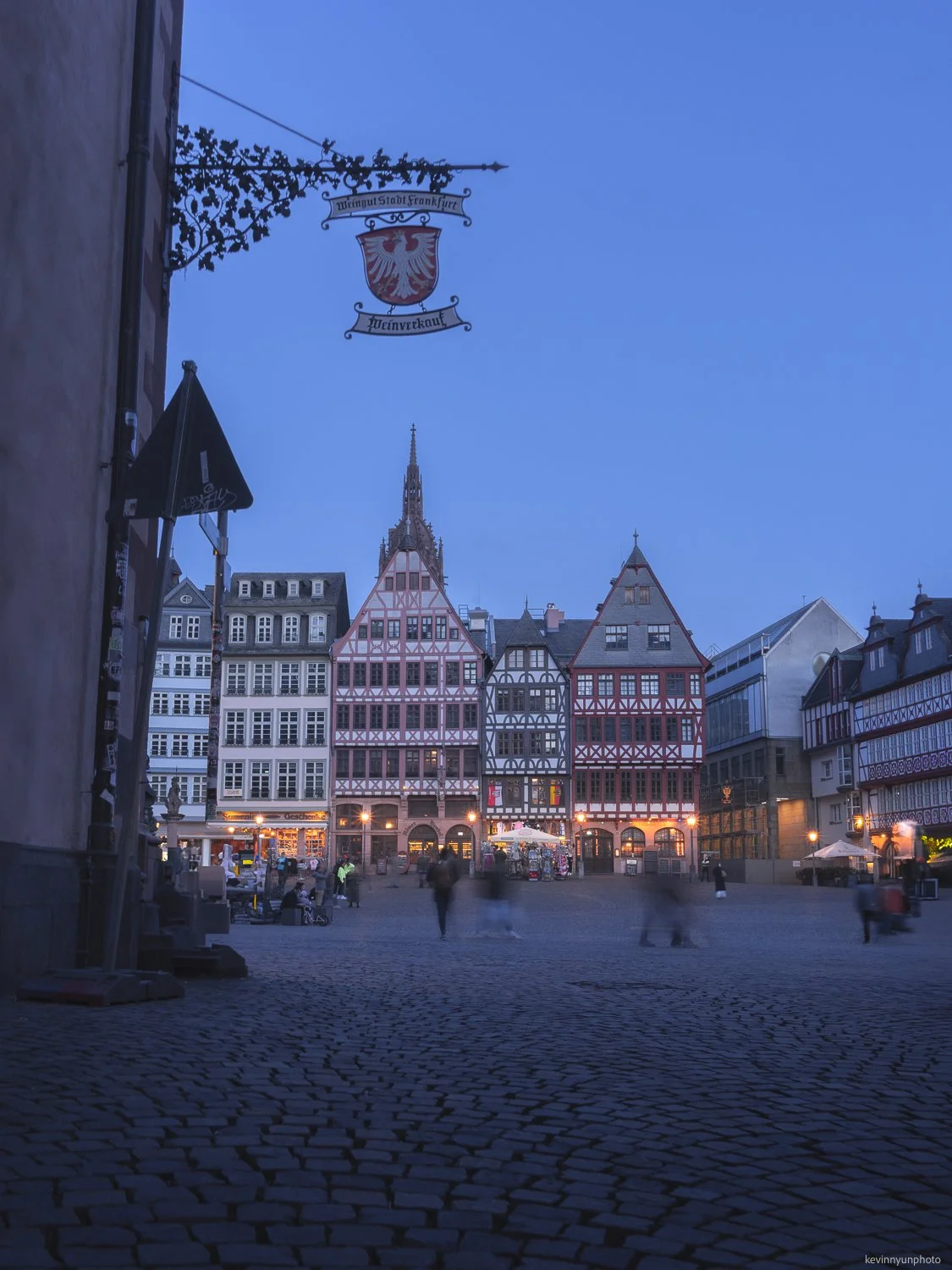 A-LN_Kevin-Nyun_Blue-Hour-Romerberg-2.jpg