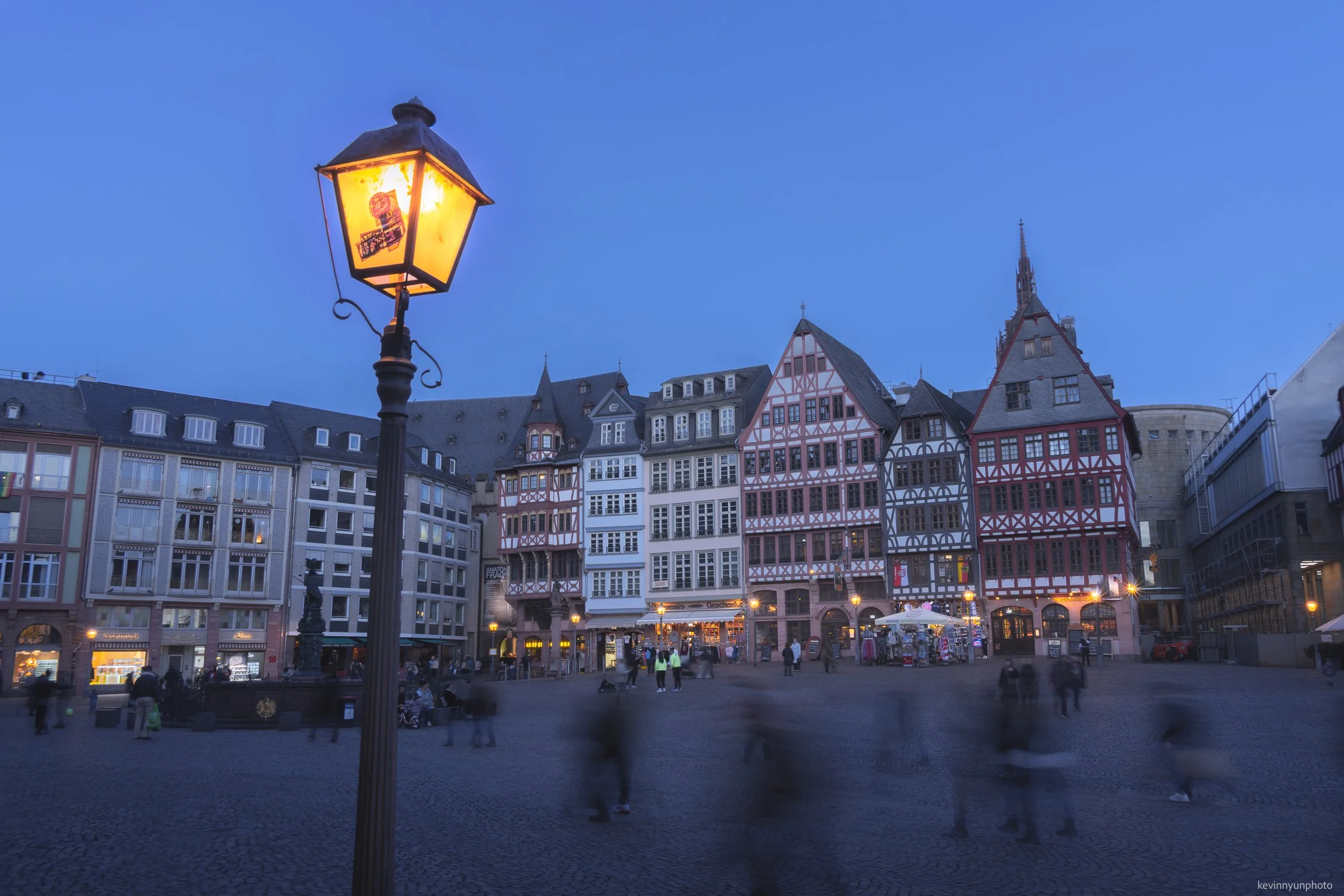A-LN_Kevin-Nyun_Blue-Hour-Romerberg-1.jpg