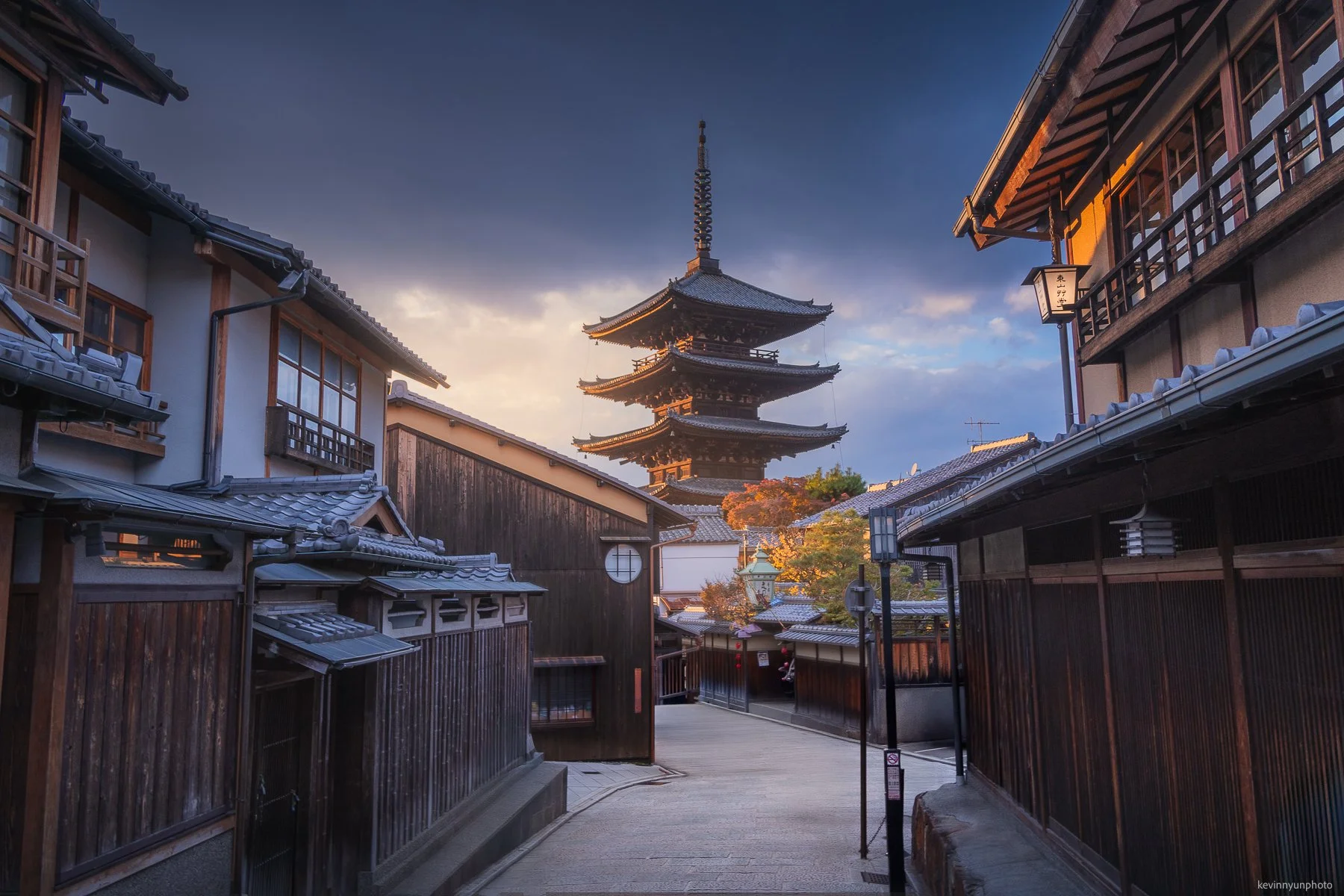 A-LN_Kevin-Nyun_Gion-Evening-1.jpg
