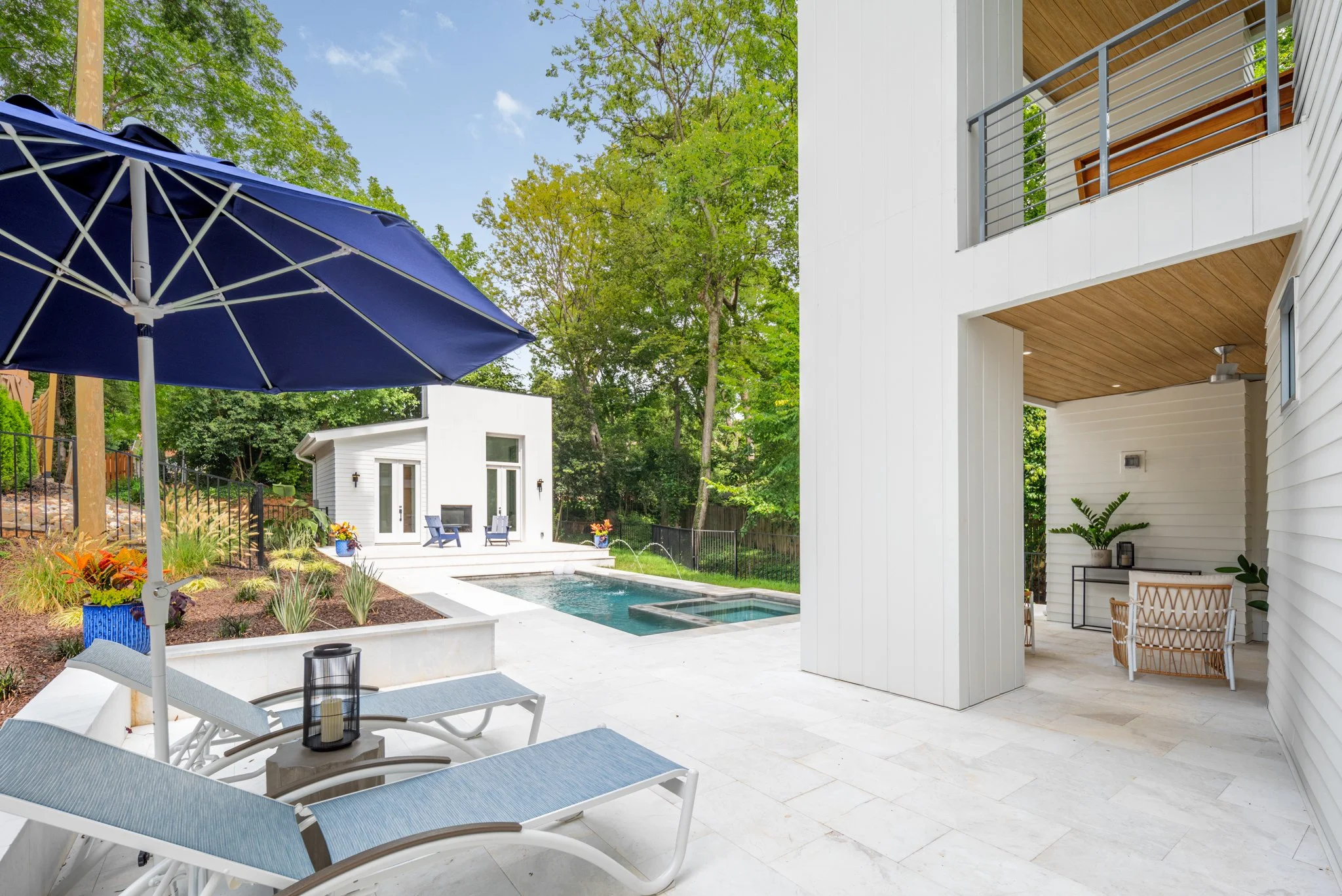 713 E 17th St-43.jpg