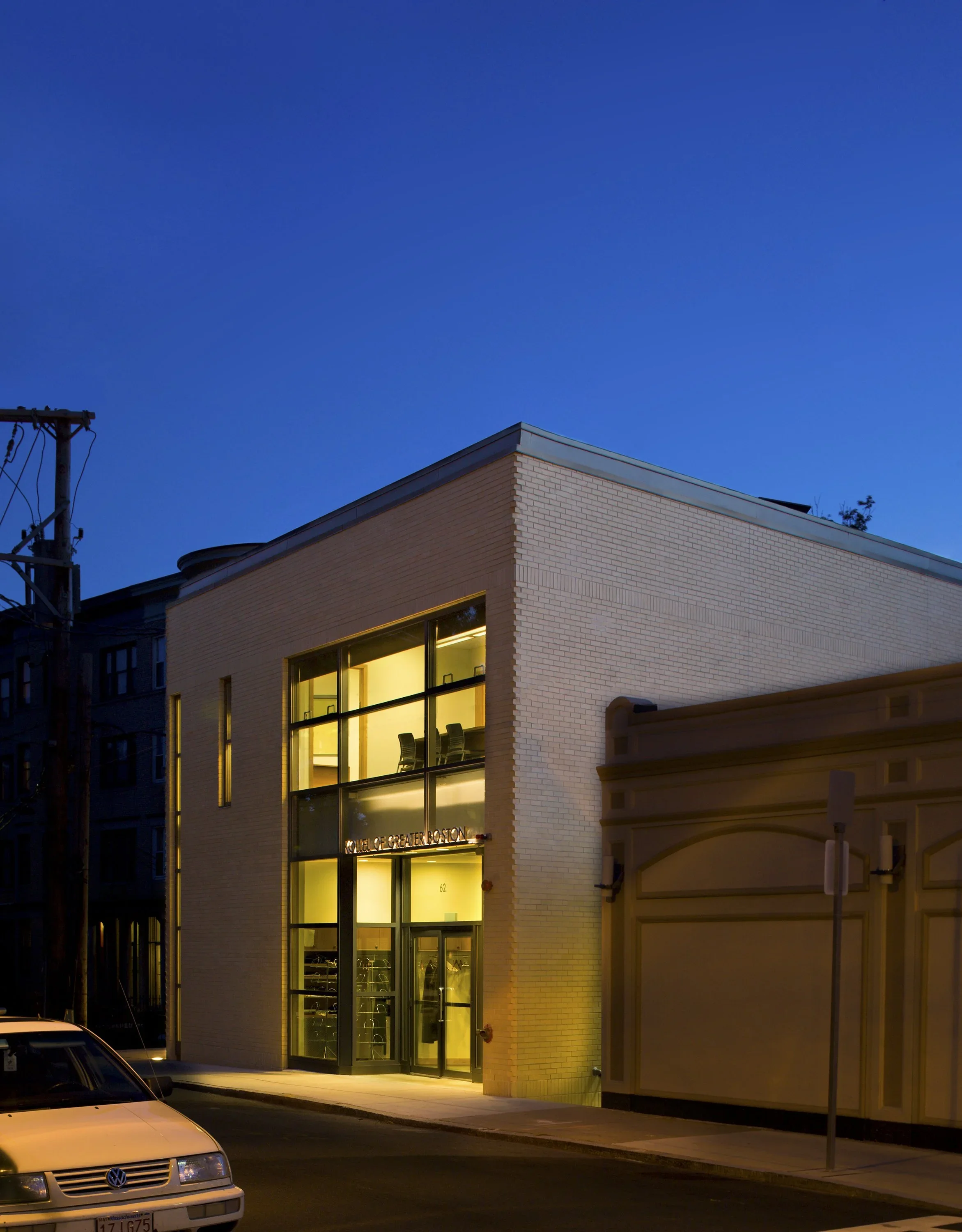 night_exterior_retouched.webp
