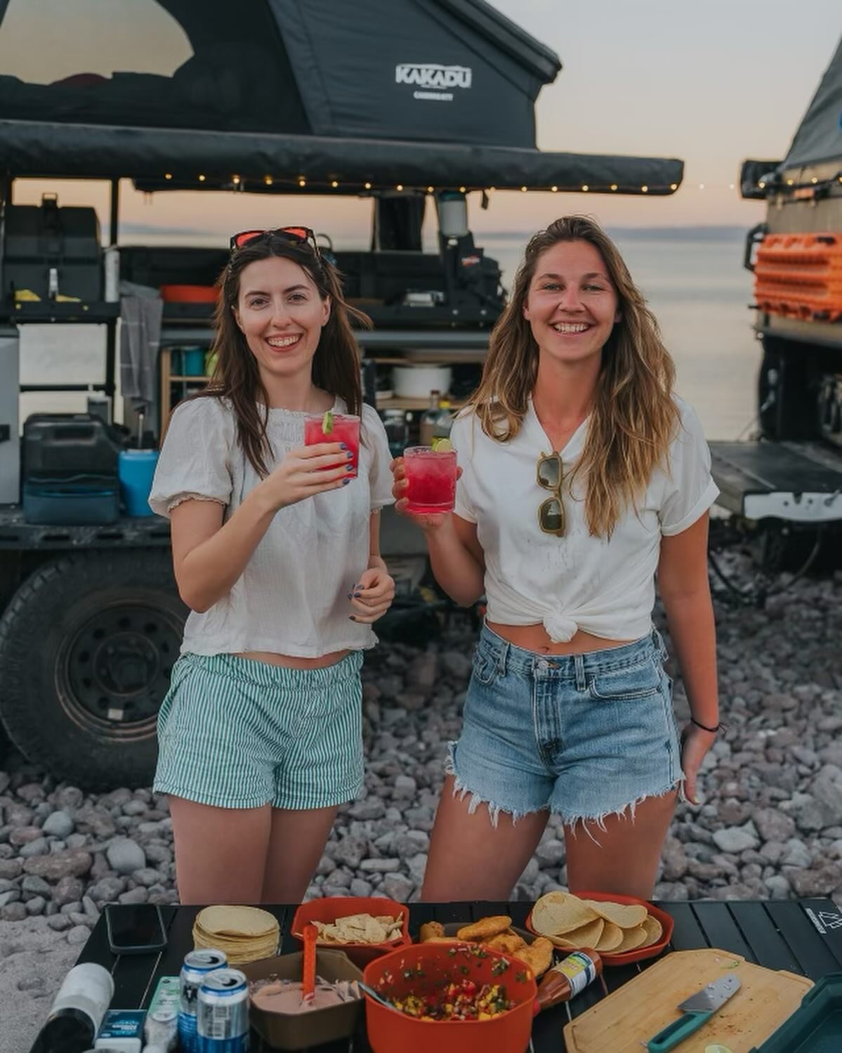 Hi hi hello! We&rsquo;re Ali and Caroline, otherwise known as the wyld honeys. We&rsquo;re two lifelong best friends who share a love of cooking and dining in the outdoors, infusing a sense of adventure into every meal. 

We develop and share seasona