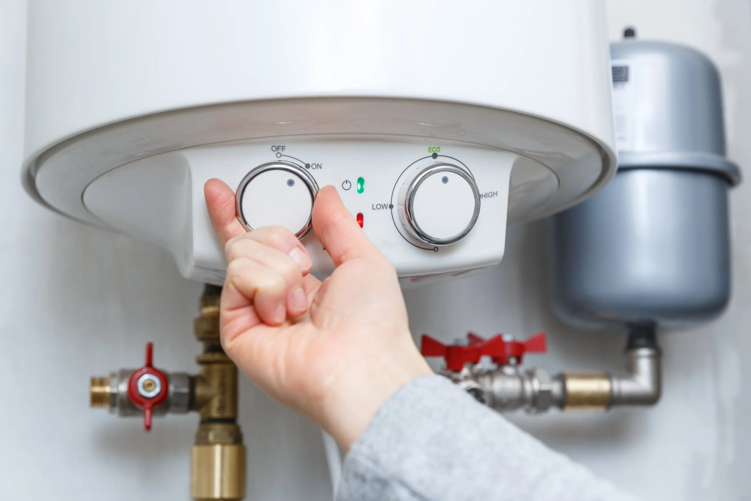 Water heater providing reliable hot water for home use