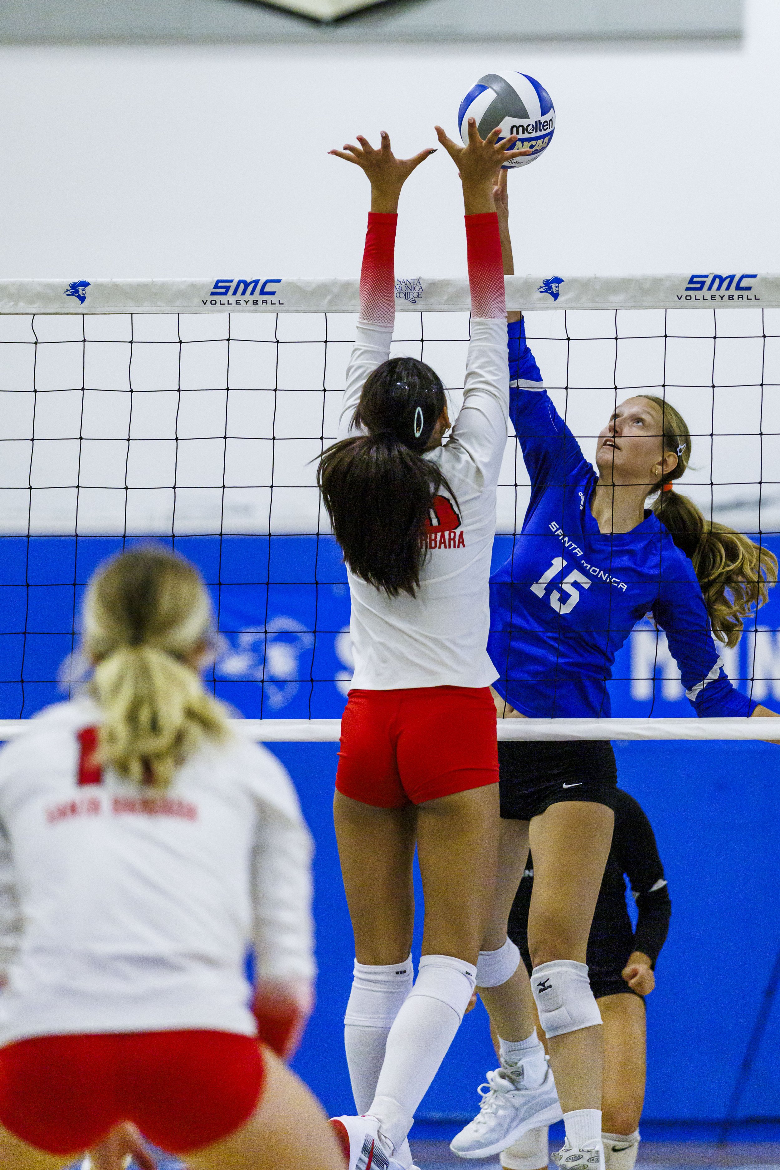 DeLaBarreda_Guillermo_SPO_WVolleyballVSSantaBarbara_8349.jpg