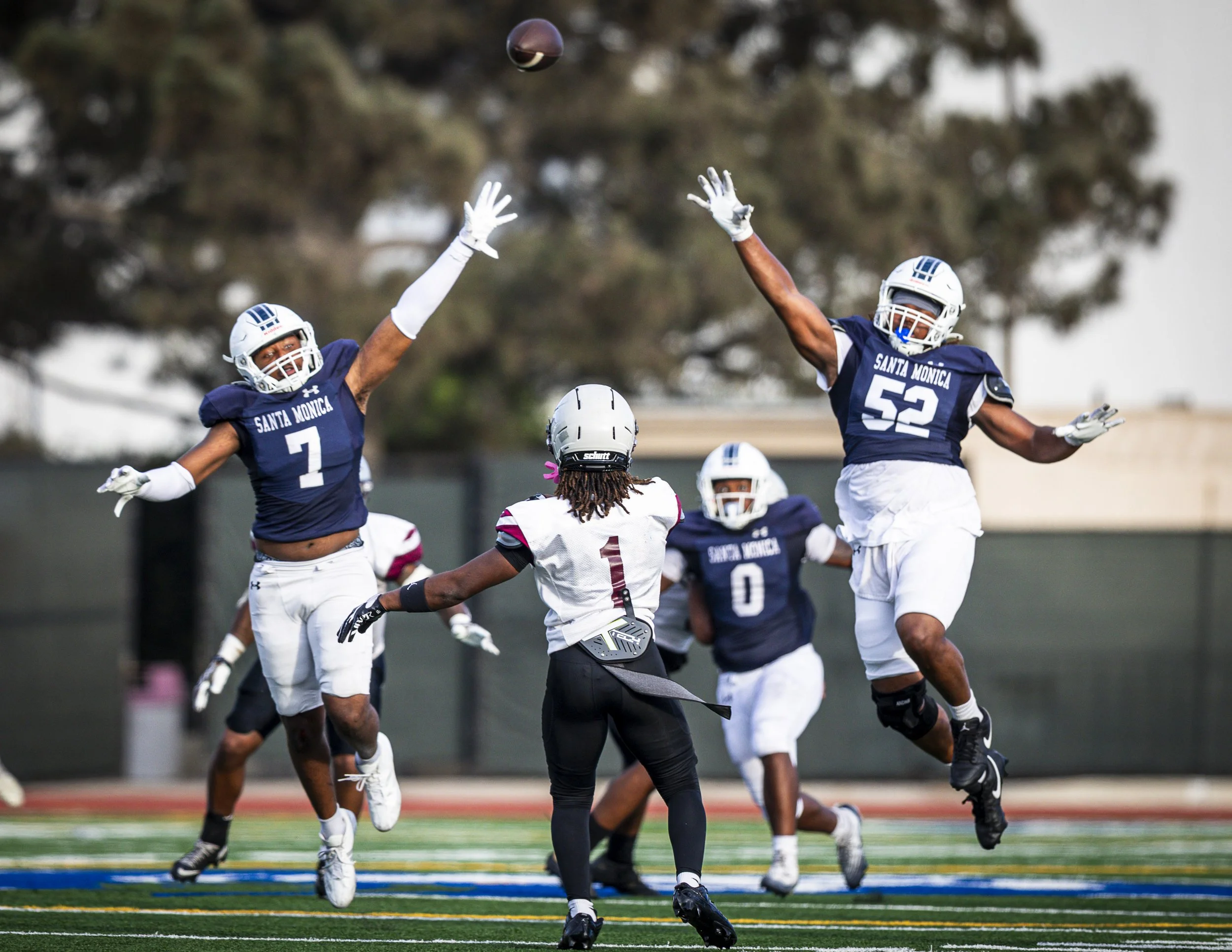 DeLaBarreda_Guillermo_SPO_MFootballVSCompton_7834.jpg