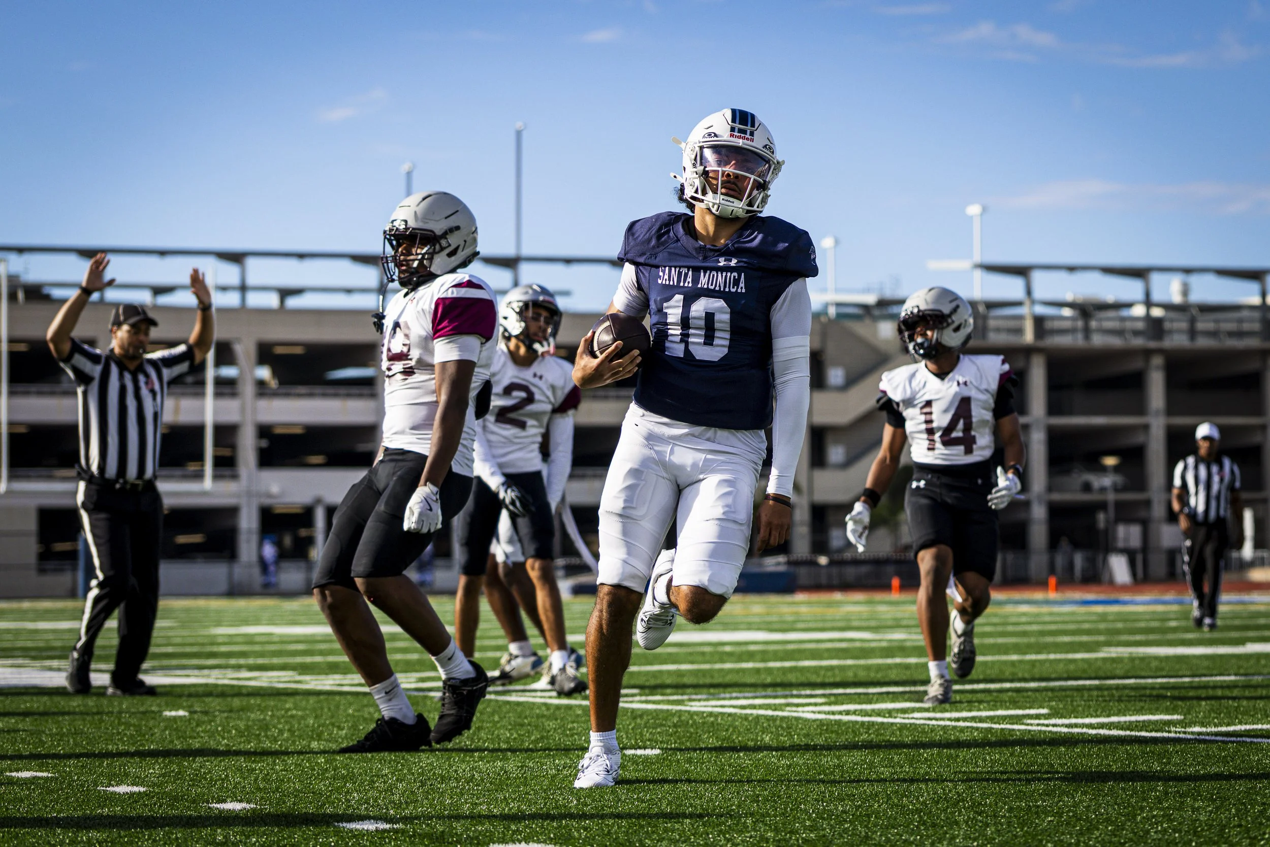DeLaBarreda_Guillermo_SPO_MFootballVSCompton_0628.jpg