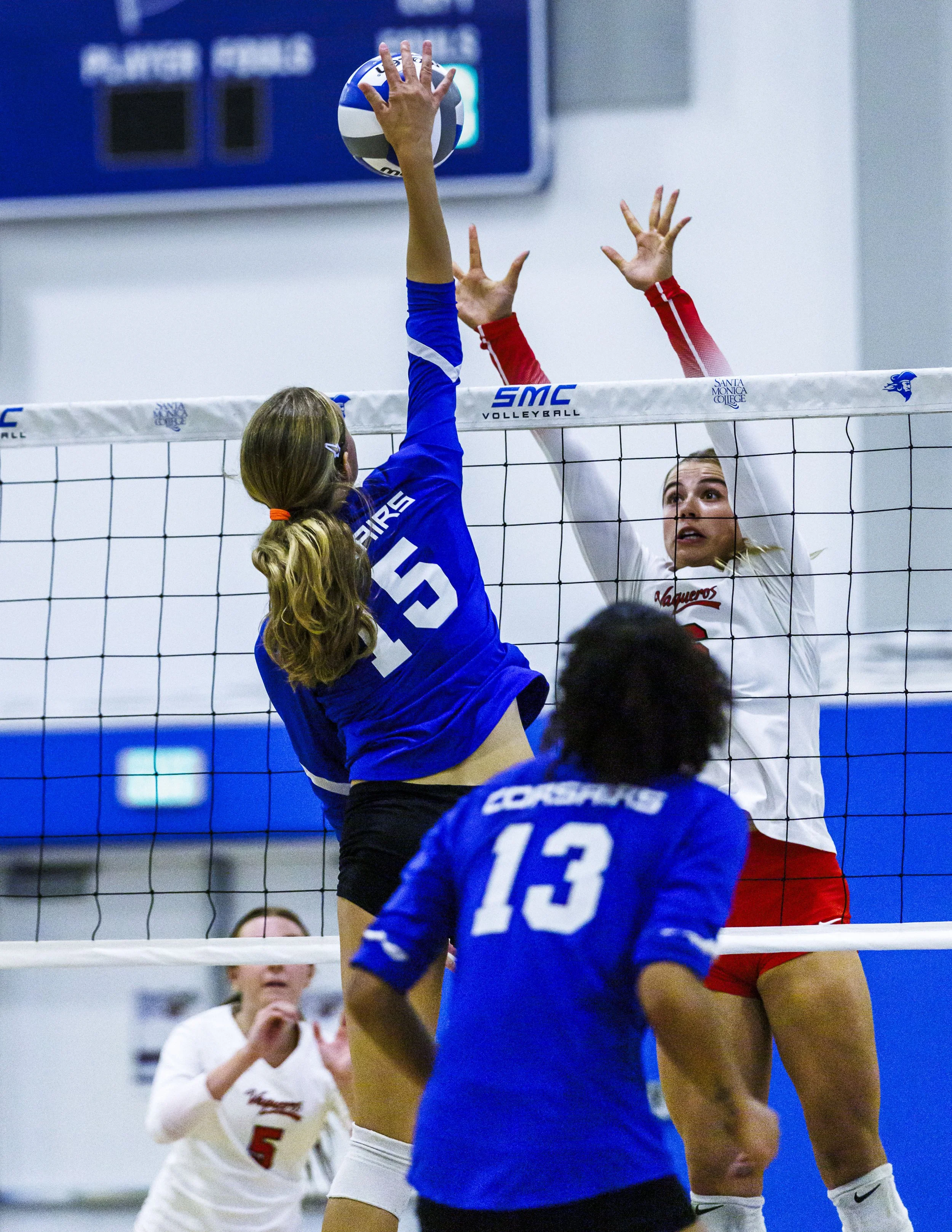 DeLaBarreda_Guillermo_SPO_WVolleyballVSSantaBarbara_1147.jpg