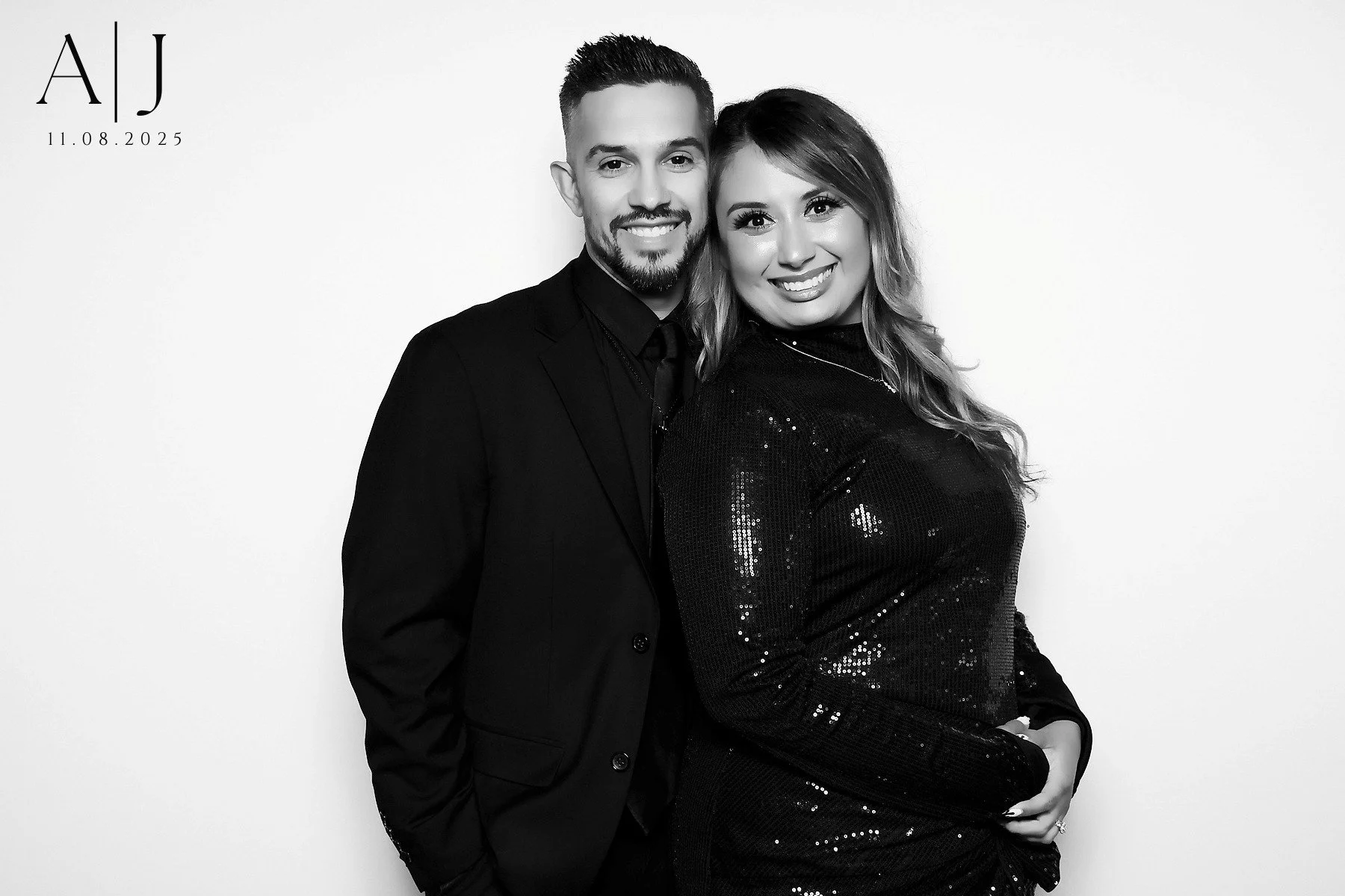 Black and white photo booth 4.jpg