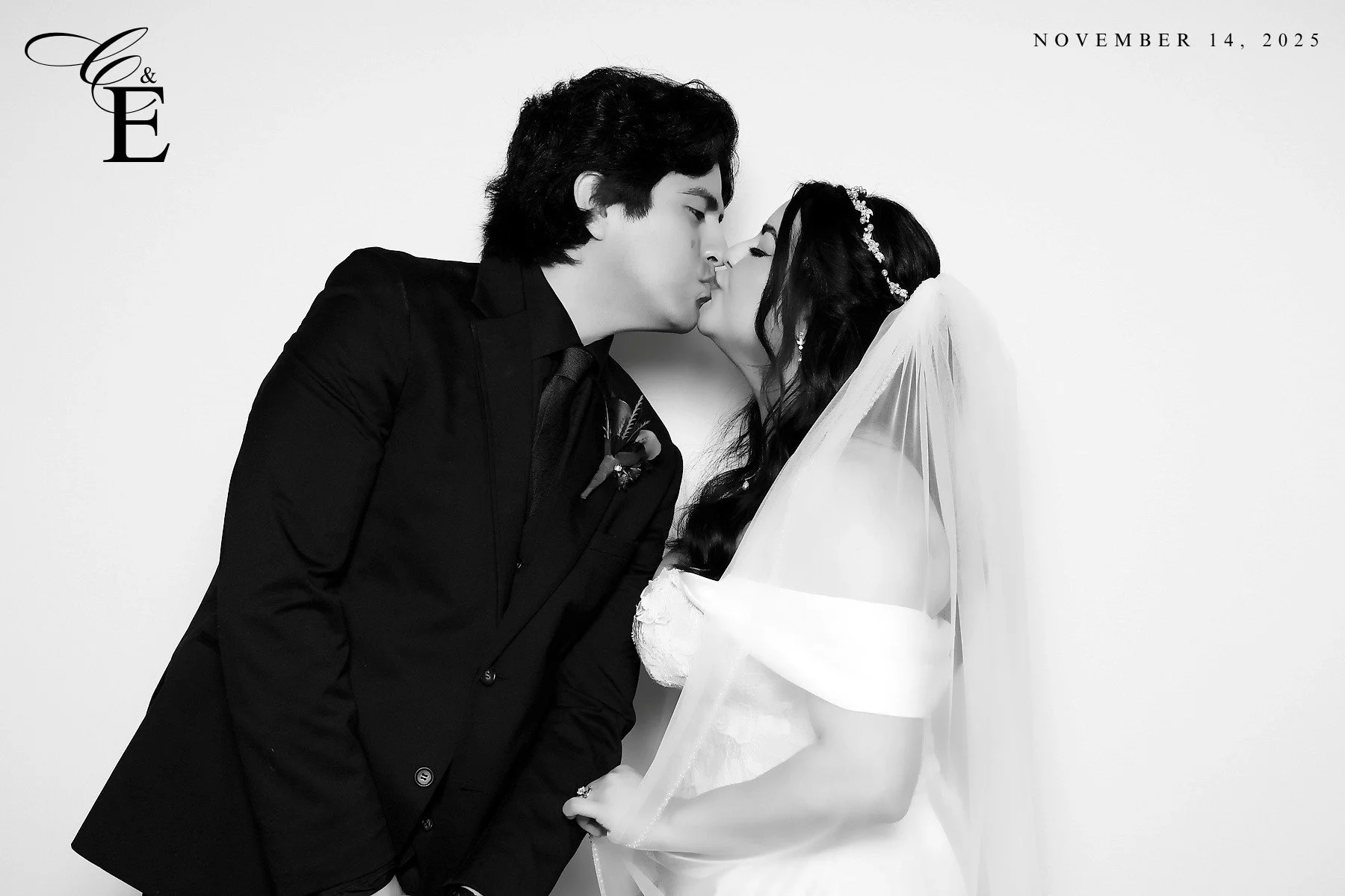 black and white glam photo booth.jpg