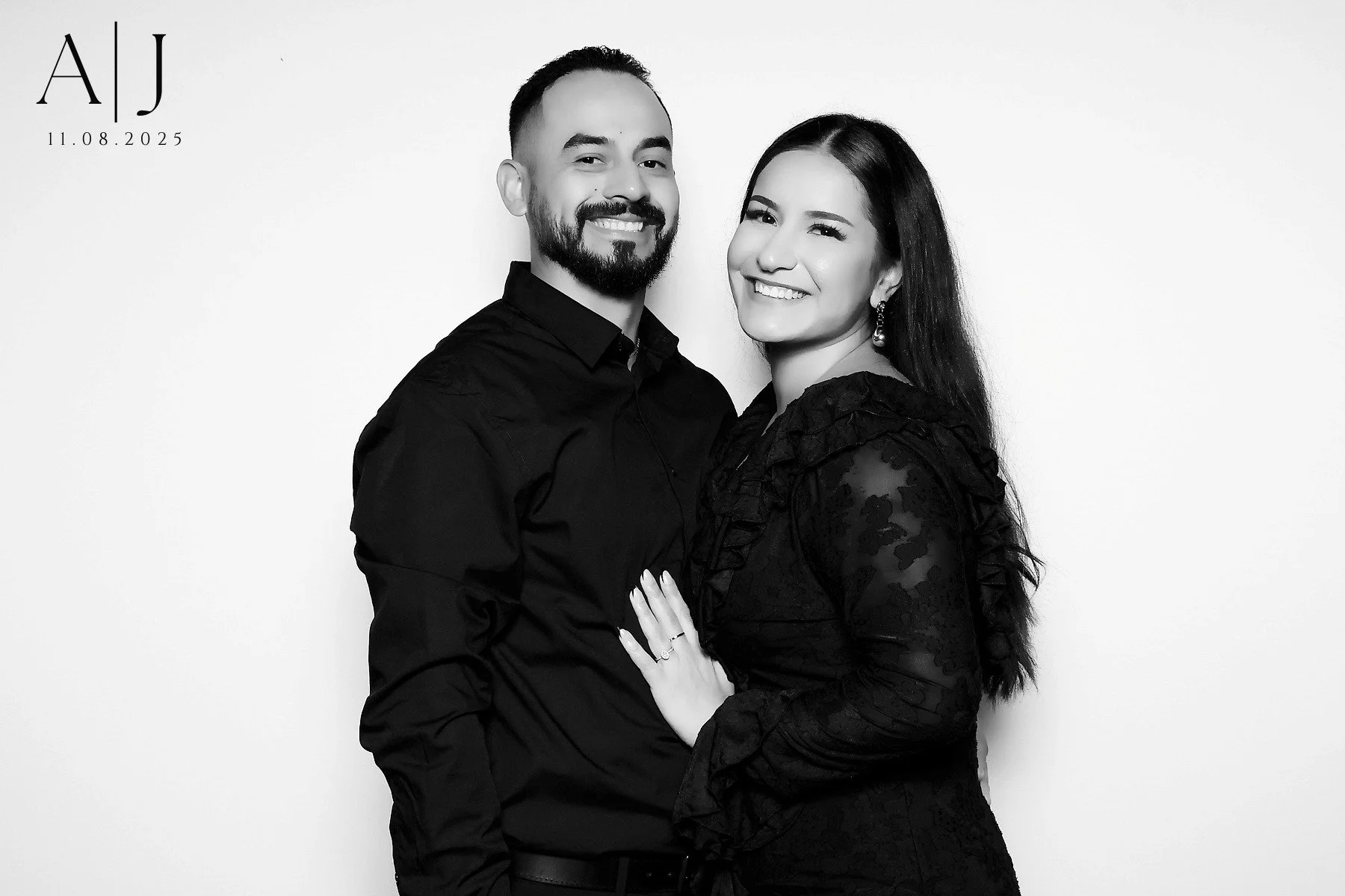 Black and white photo booth 3.jpg