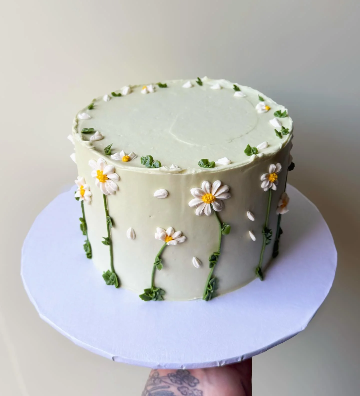 🤍🌼🌱

Cinnamon cake with cream cheese buttercream
