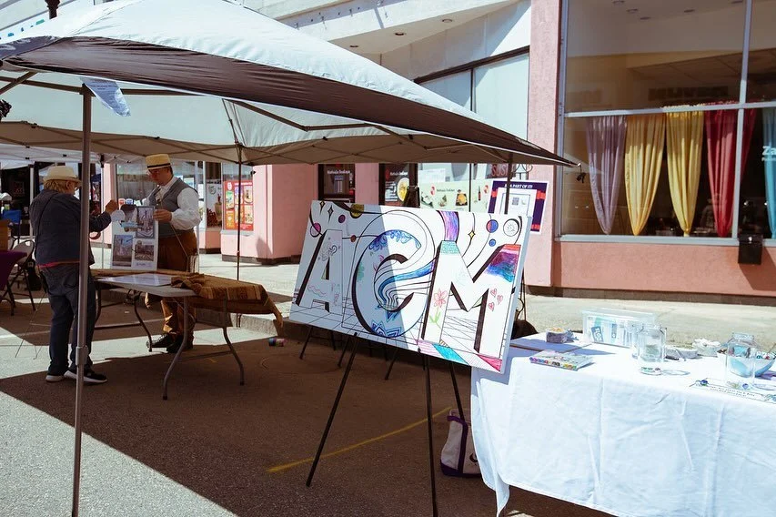 We had a blast meeting community members this past weekend at Circle the Square. We gained so much insight on what you all want to learn here at ACM! Be sure to find us in our shared booth with @beadsbybeardslee this Saturday from 12-5 during @west.m
