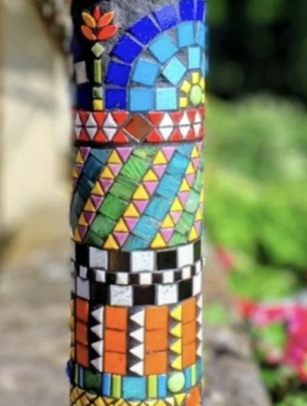 Here&rsquo;s a unique workshop coming up: create your own &lsquo;Decorated Weather-proof Garden Post.&rsquo; Then you can plant it at home or give it to that special gardener in your life!

Led By: Susan Altman
Fee: $90
Mosaic Session 8/10 10am-1pm 
