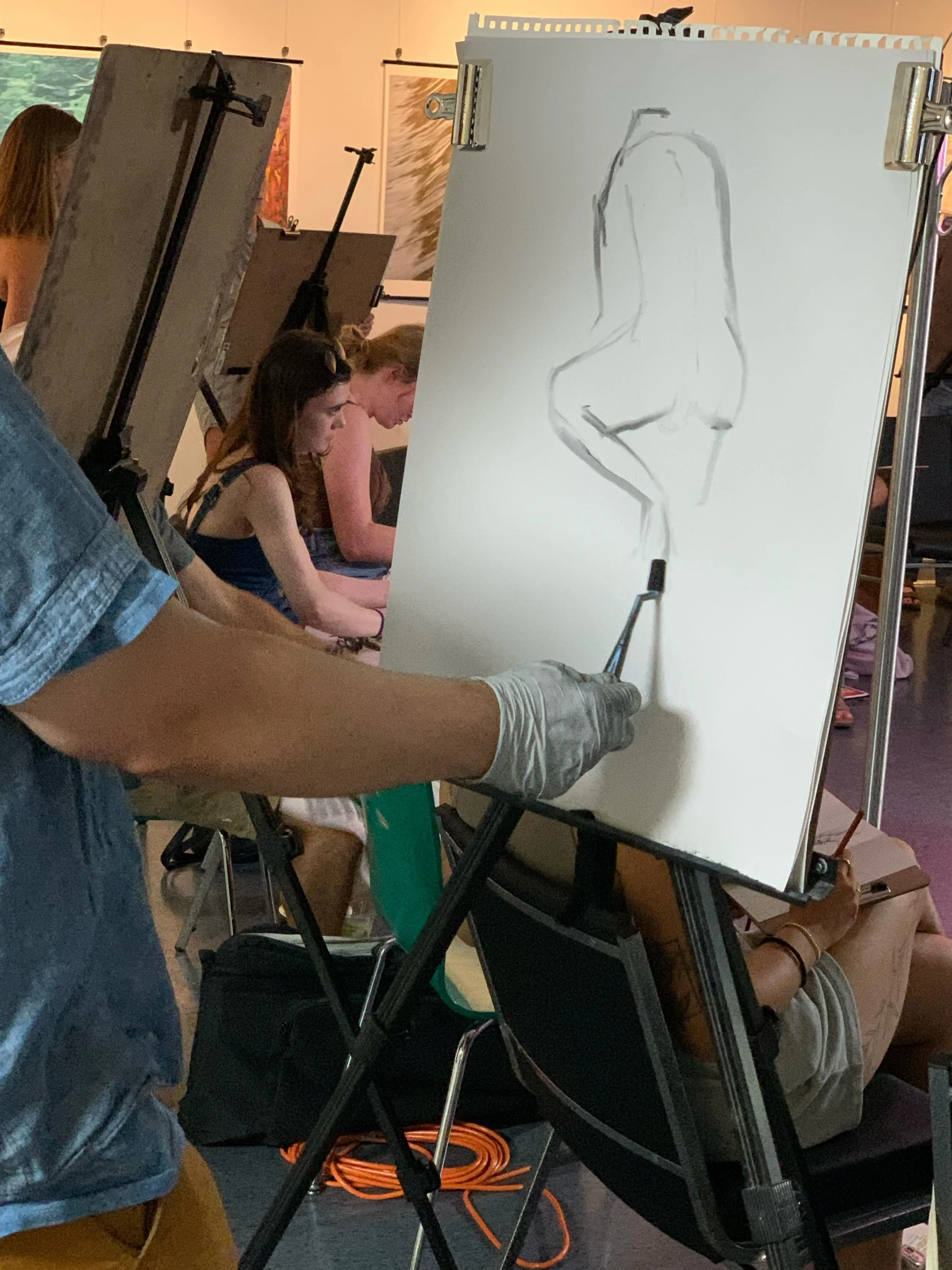 Live Figure Drawing, bimonthly 
October 7th from 7:00 to 9:00 p.m.
And every other Wednesday

$15 if you pre-register online 
$20 for drop-in at the door 

This is a non-instructor lead live drawing session. All sessions are in person, and will be wi