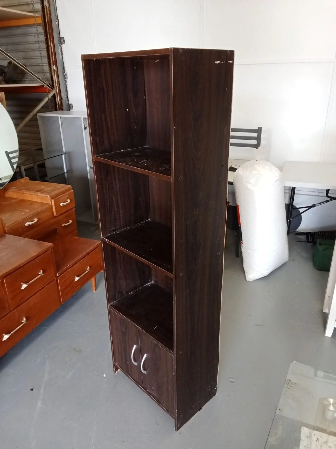 Bookshelf 2.jpg