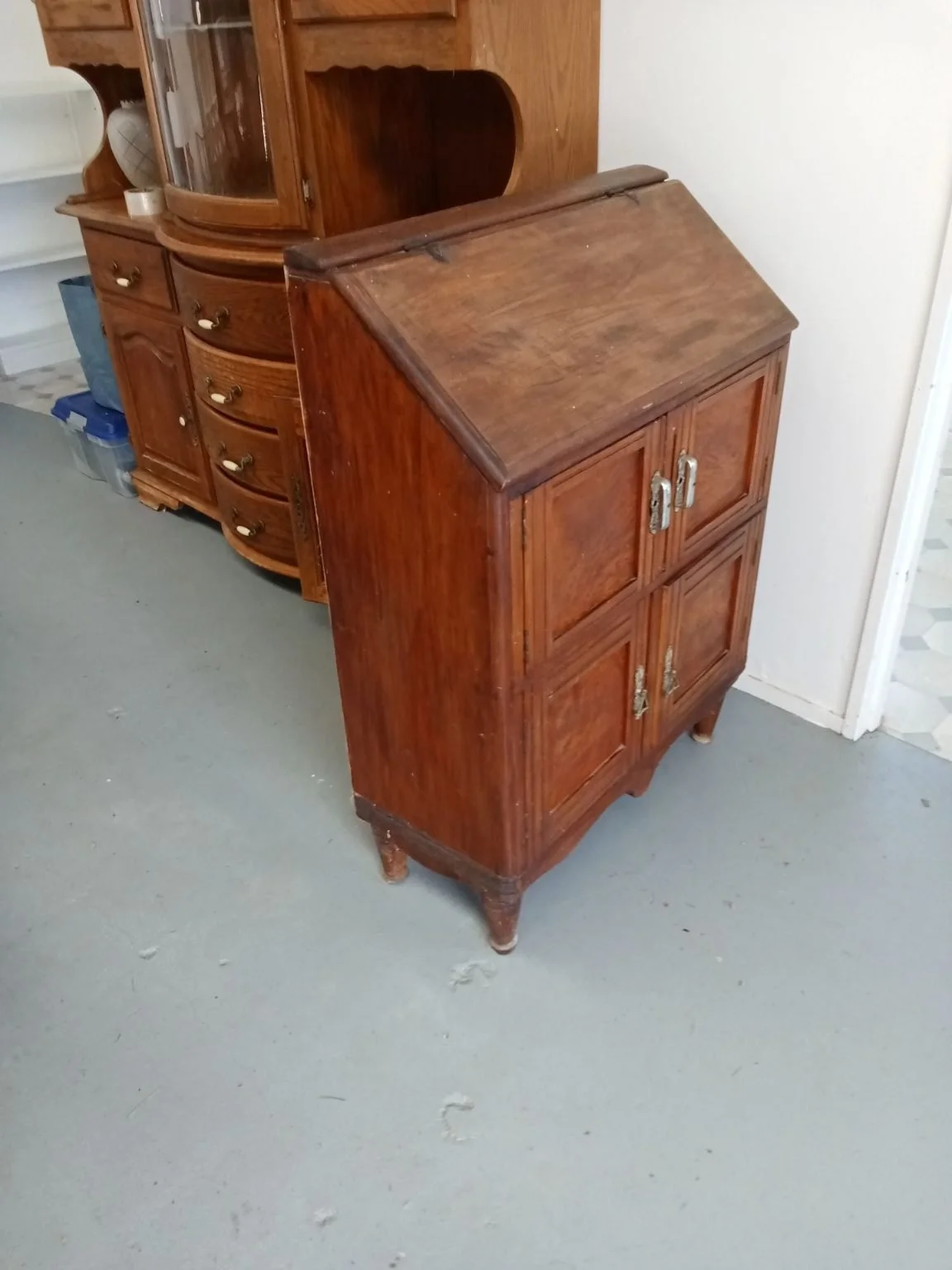 Antique Desk 3.jpg