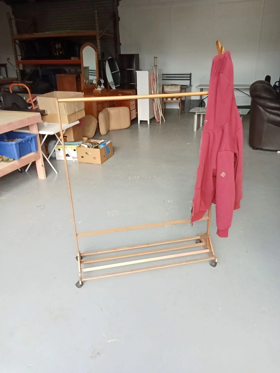 Clothes stand 2.jpg