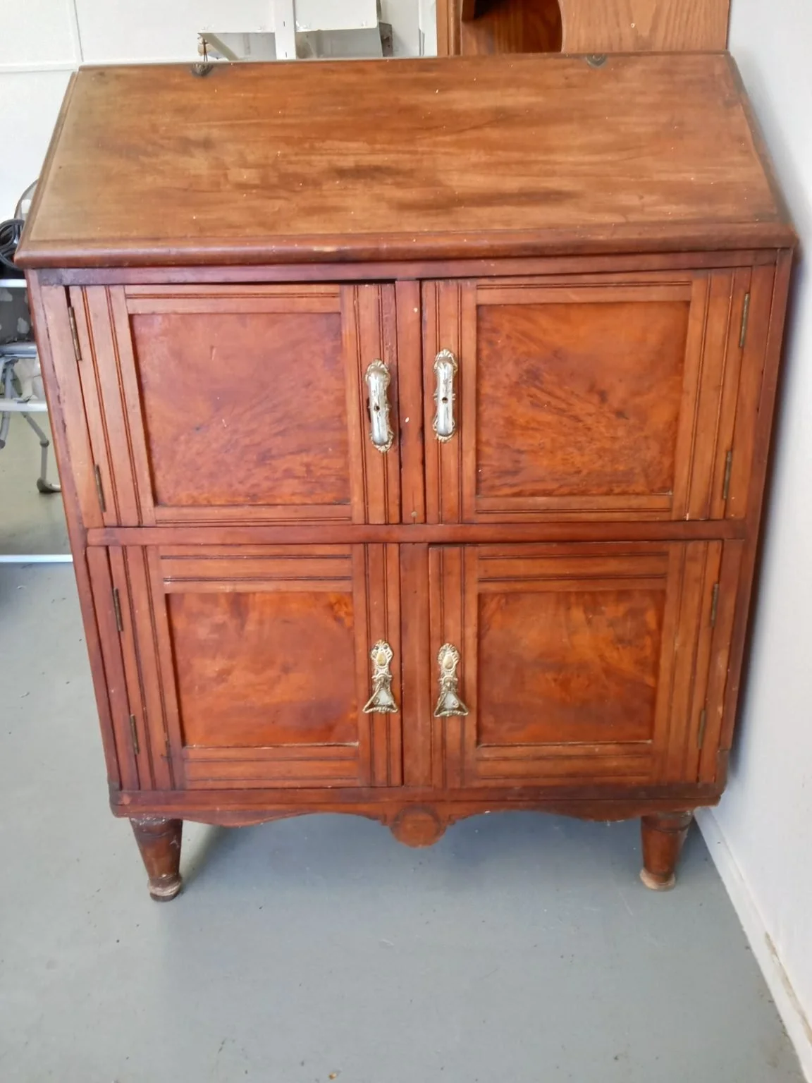 Antique Desk 1.jpg