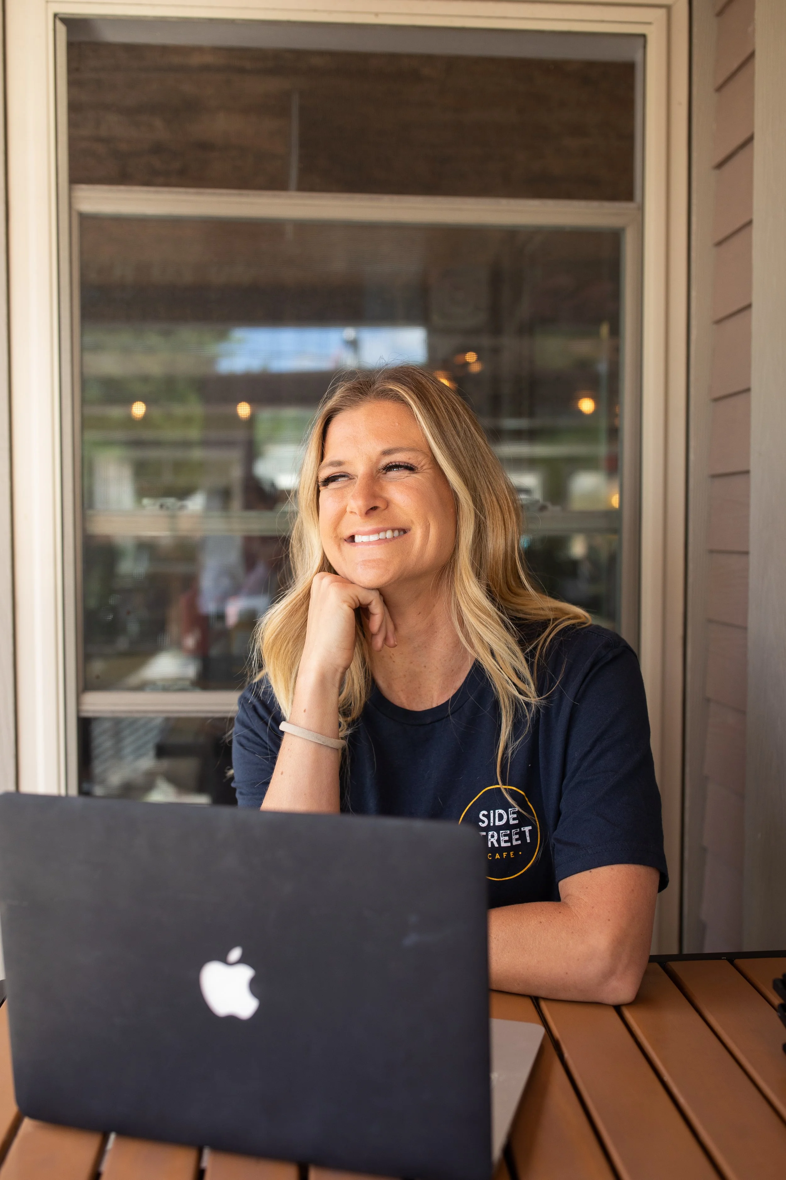 It’s me, hi… I’m the blogger, it’s me.
