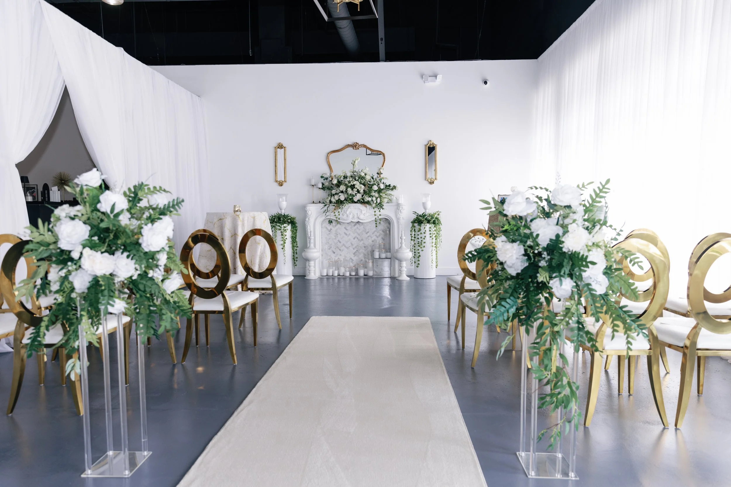 Jalishia and Leon's micro wedding at Palais Noir wedding venue in Ajax, Ontario. Durham's best event venue for small celebrations.