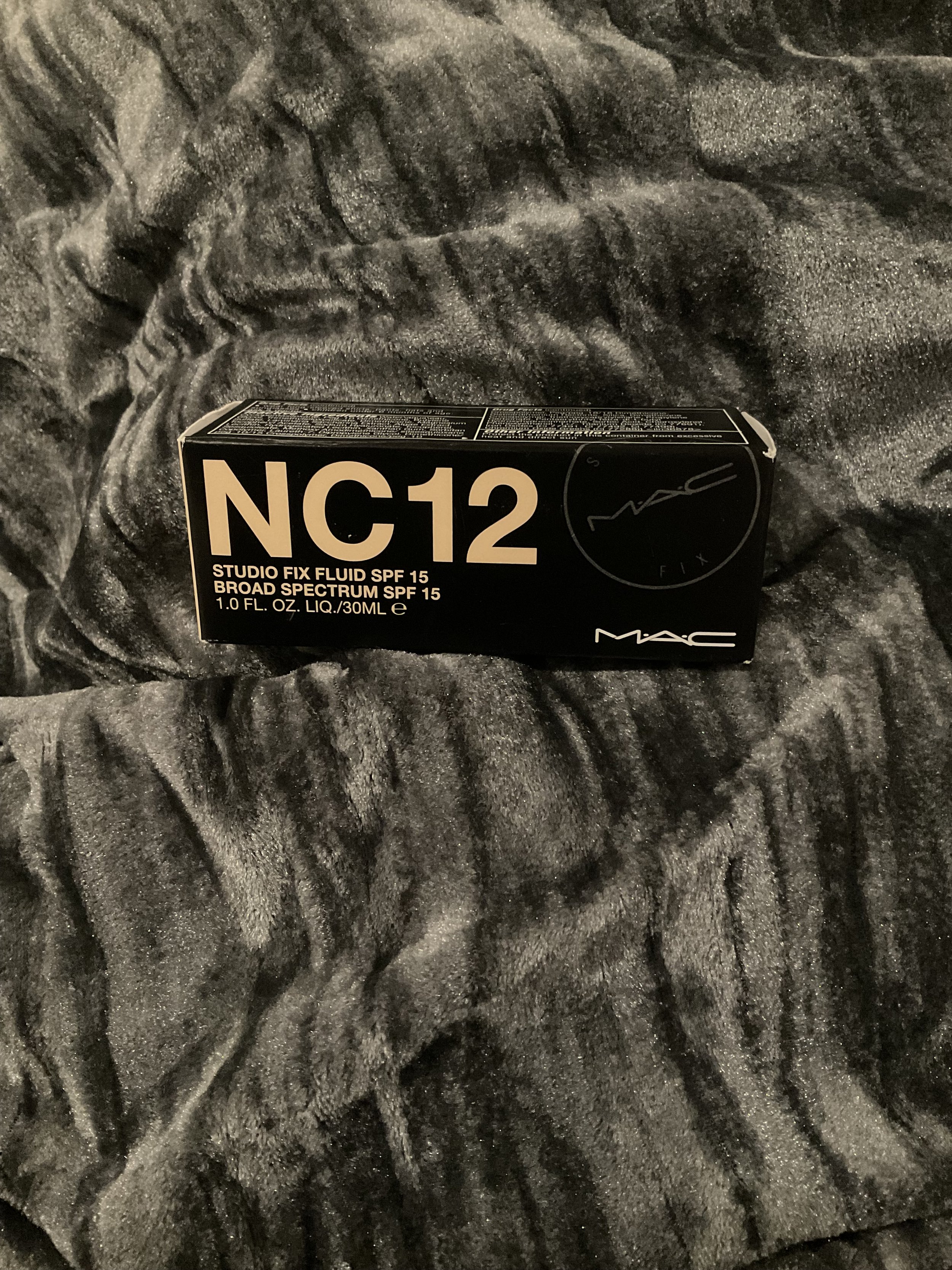 Mac Studio Fix Foundation NC 12 Brand new