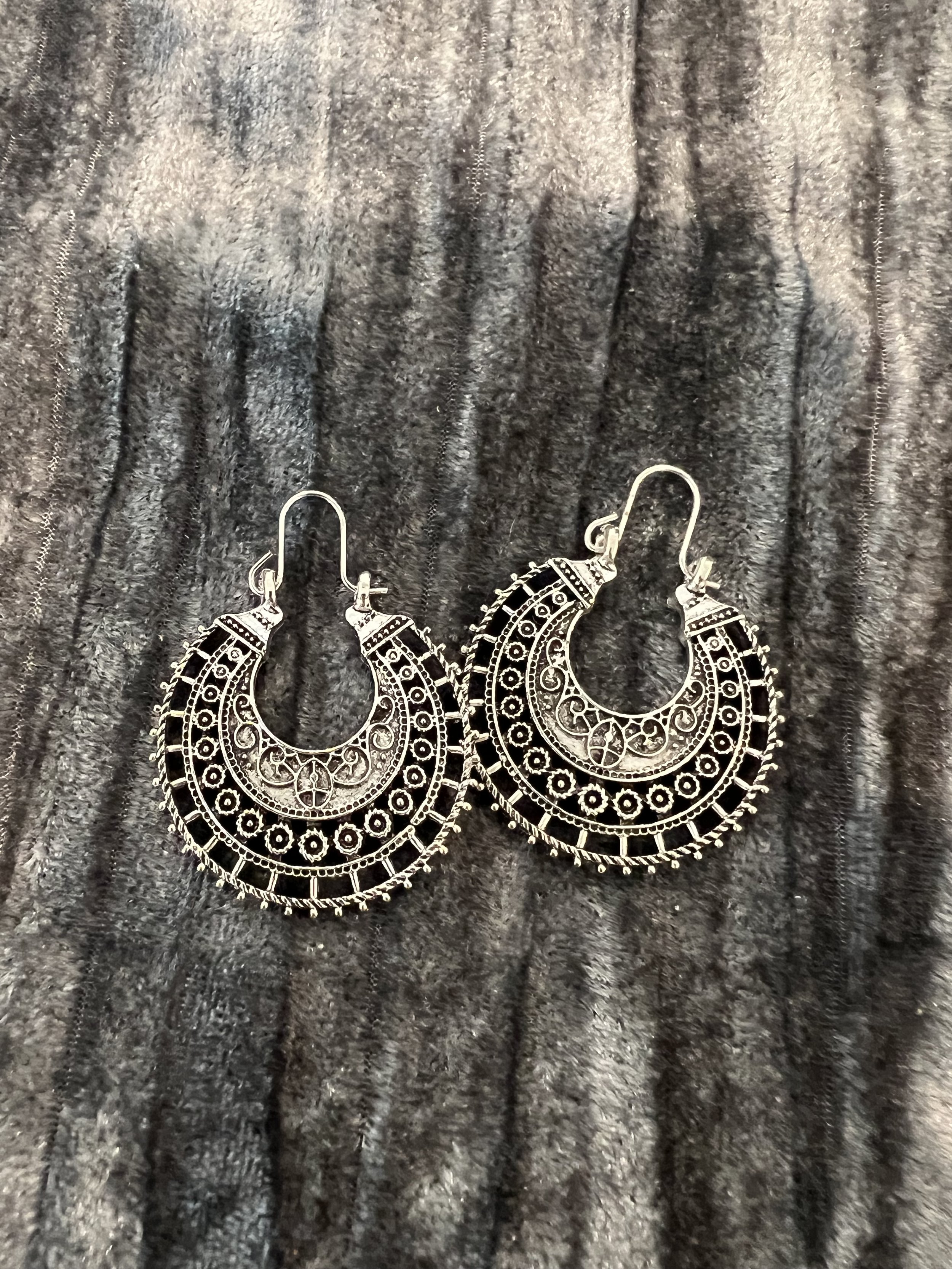 Elegant Silver and Black Hoop Earrings