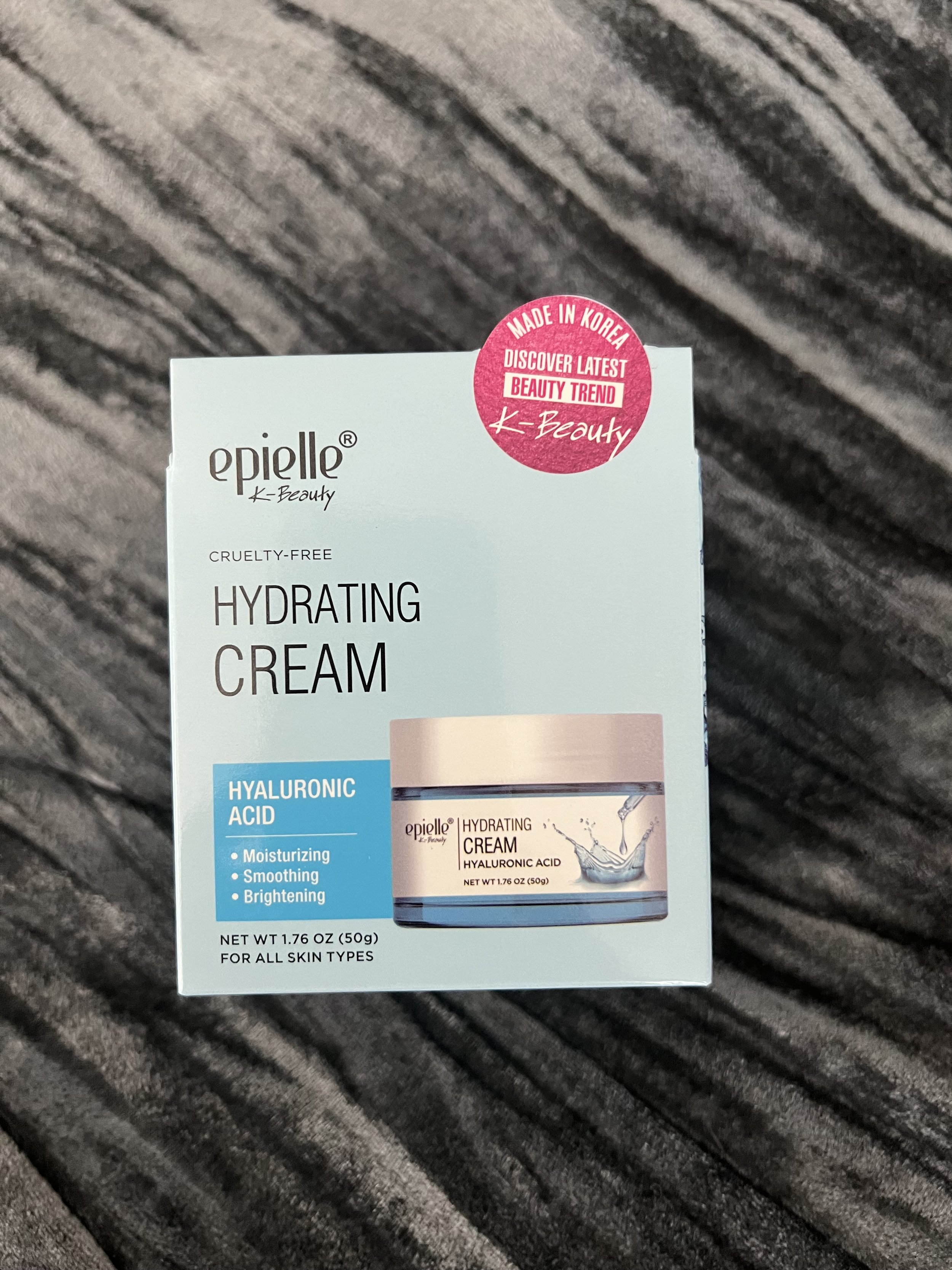 Hydrating Cream - Blue and White